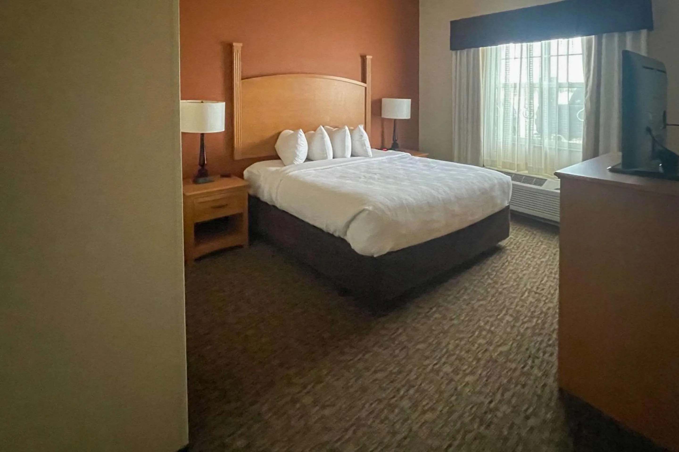 Bedroom, Bed in MainStay Suites Sidney - Medical Center