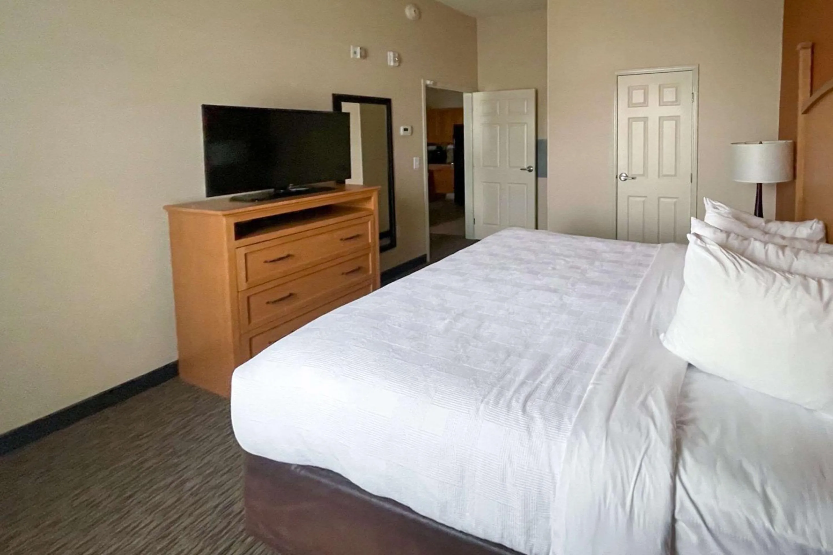 Bedroom, Bed in MainStay Suites Sidney - Medical Center