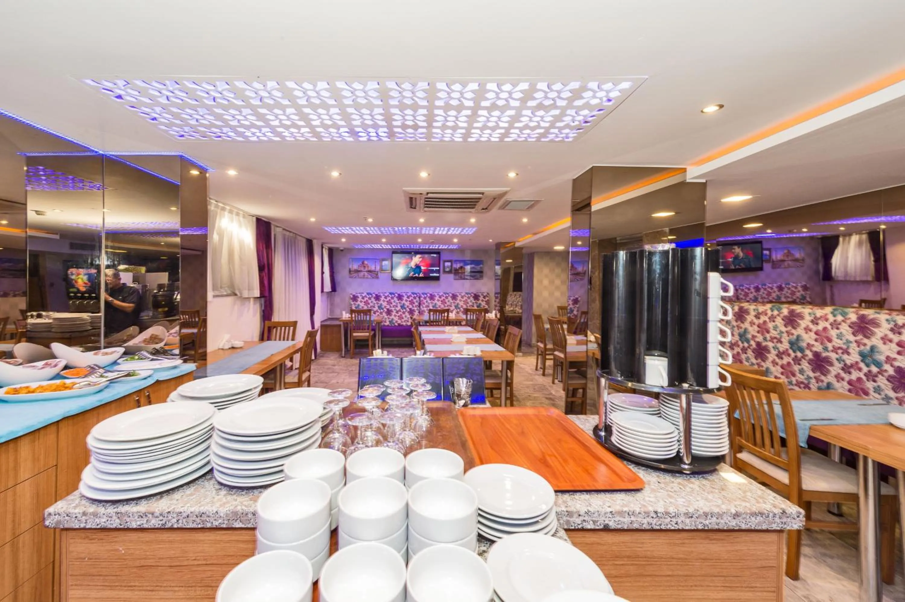 Restaurant/places to eat in Grand Pamir Hotel