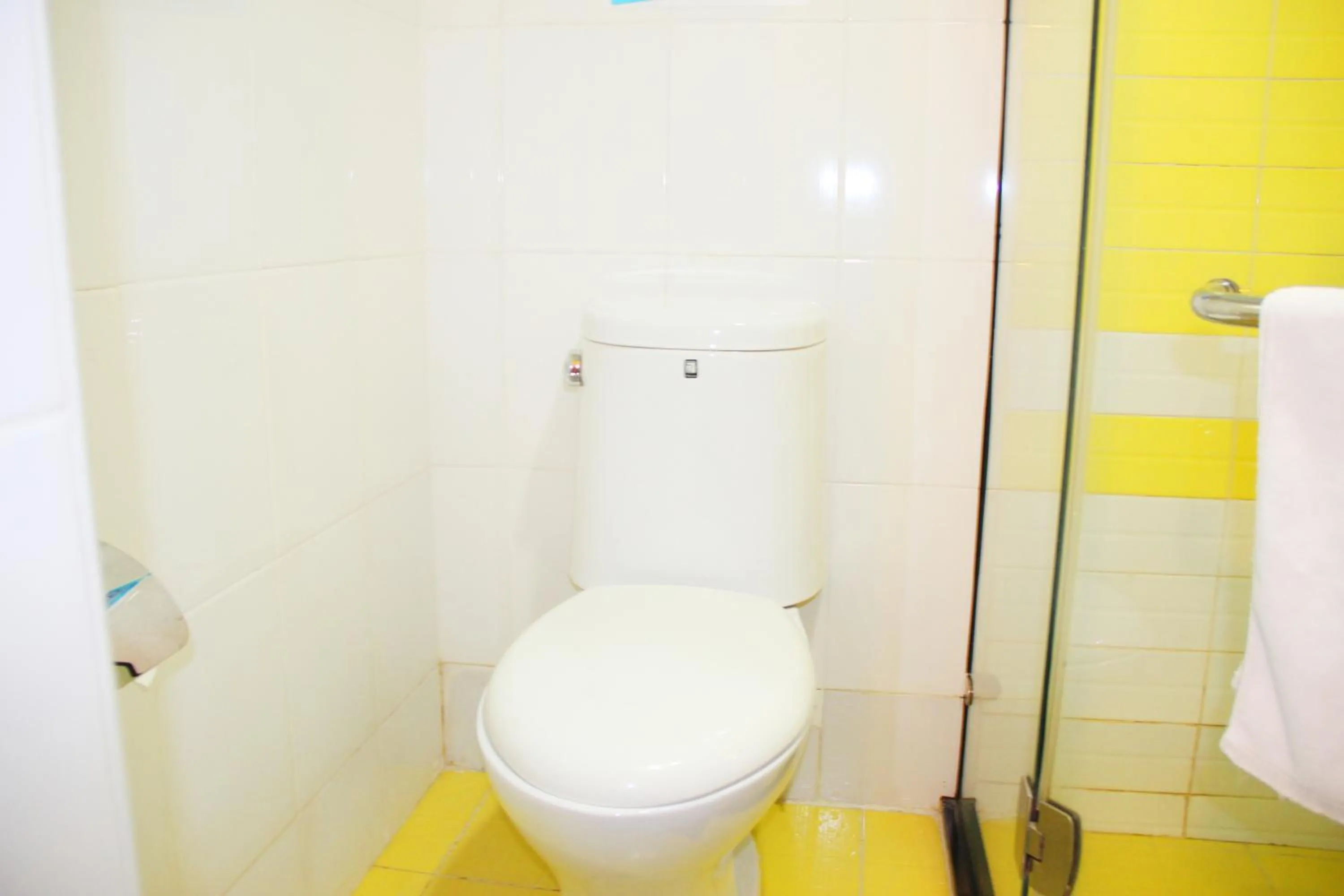 Toilet in 7Days Inn Wuchang Railway Station