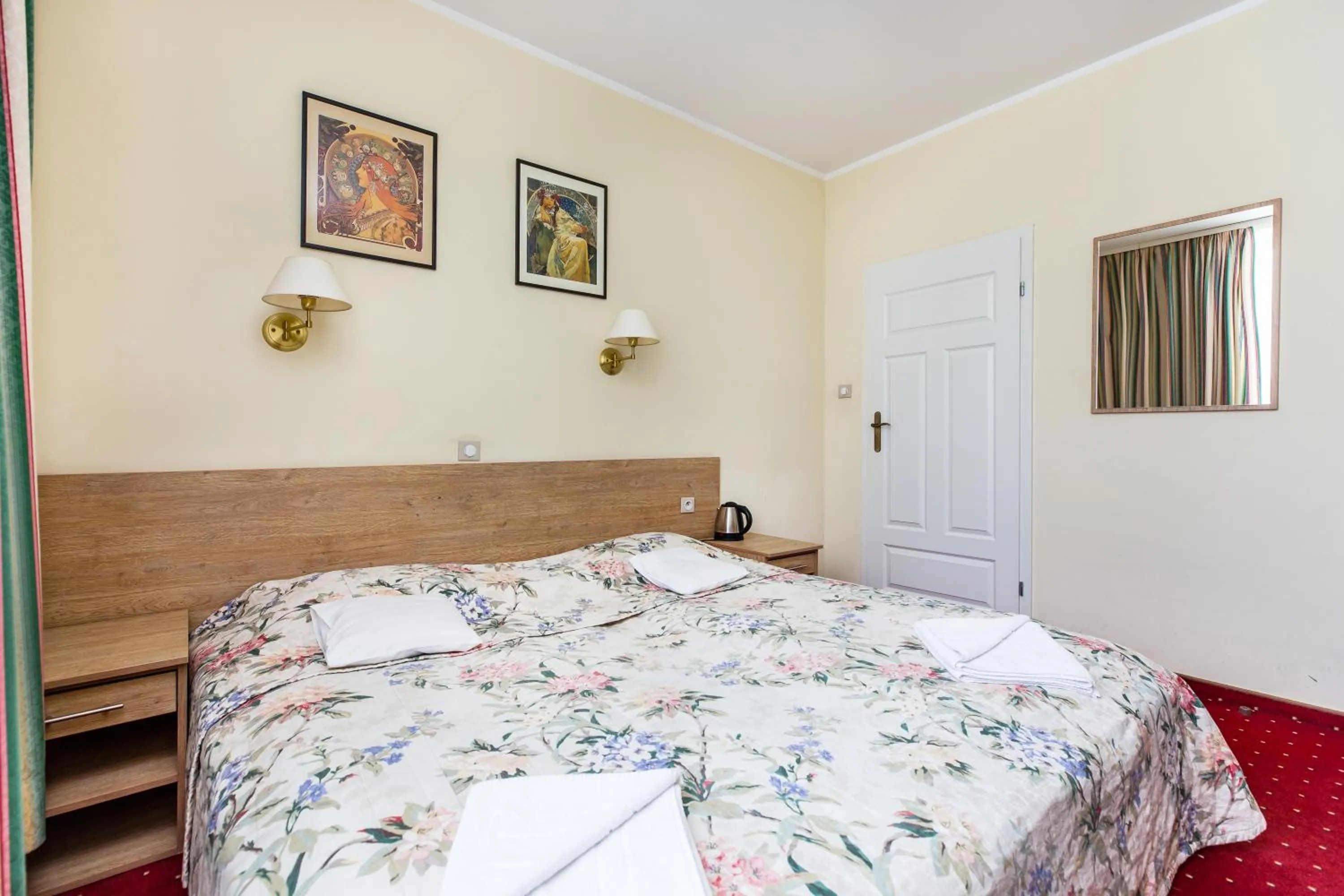 Bed in Willa Carlton