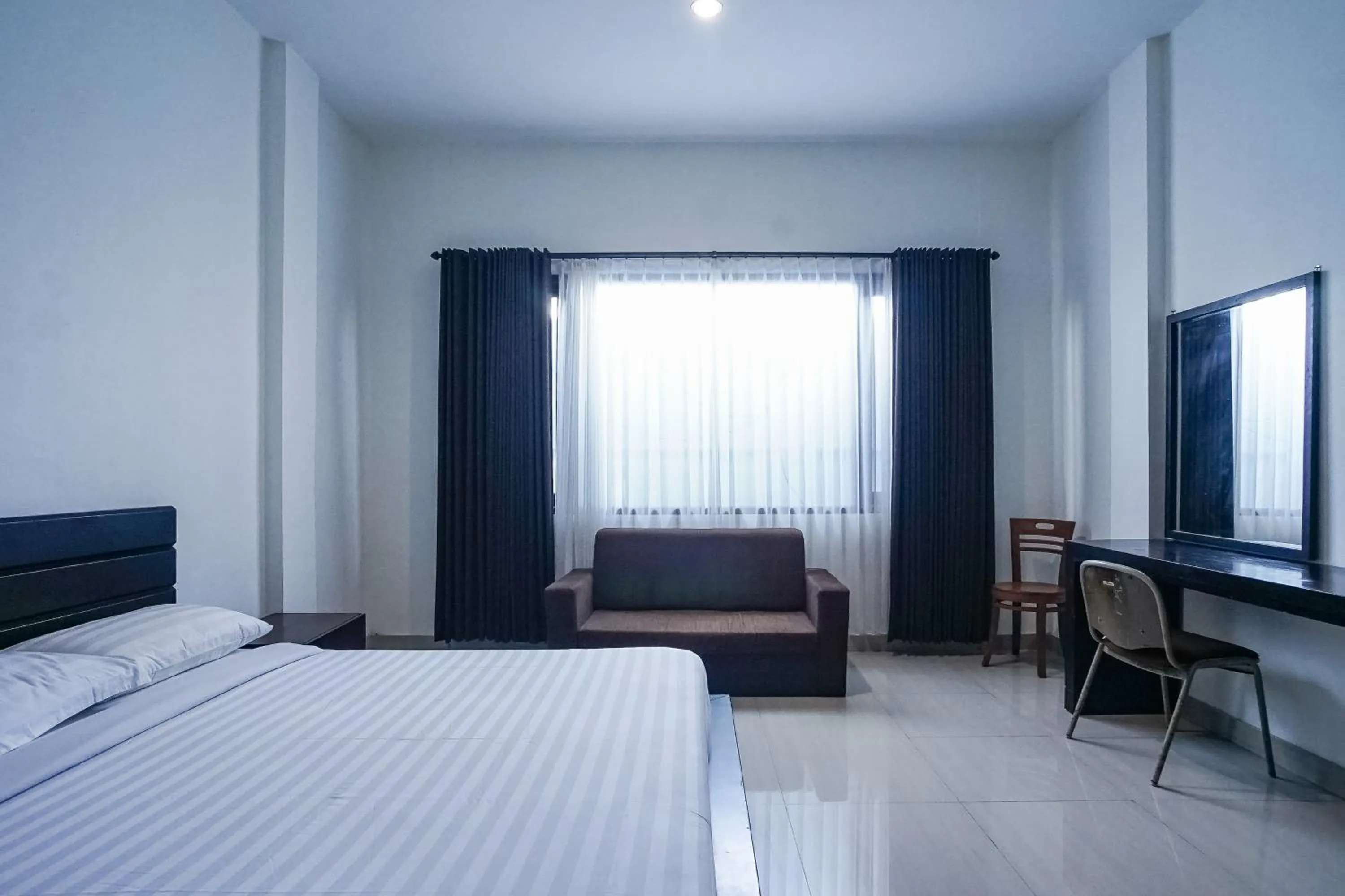 Communal lounge/ TV room, Bed in Prima Inn