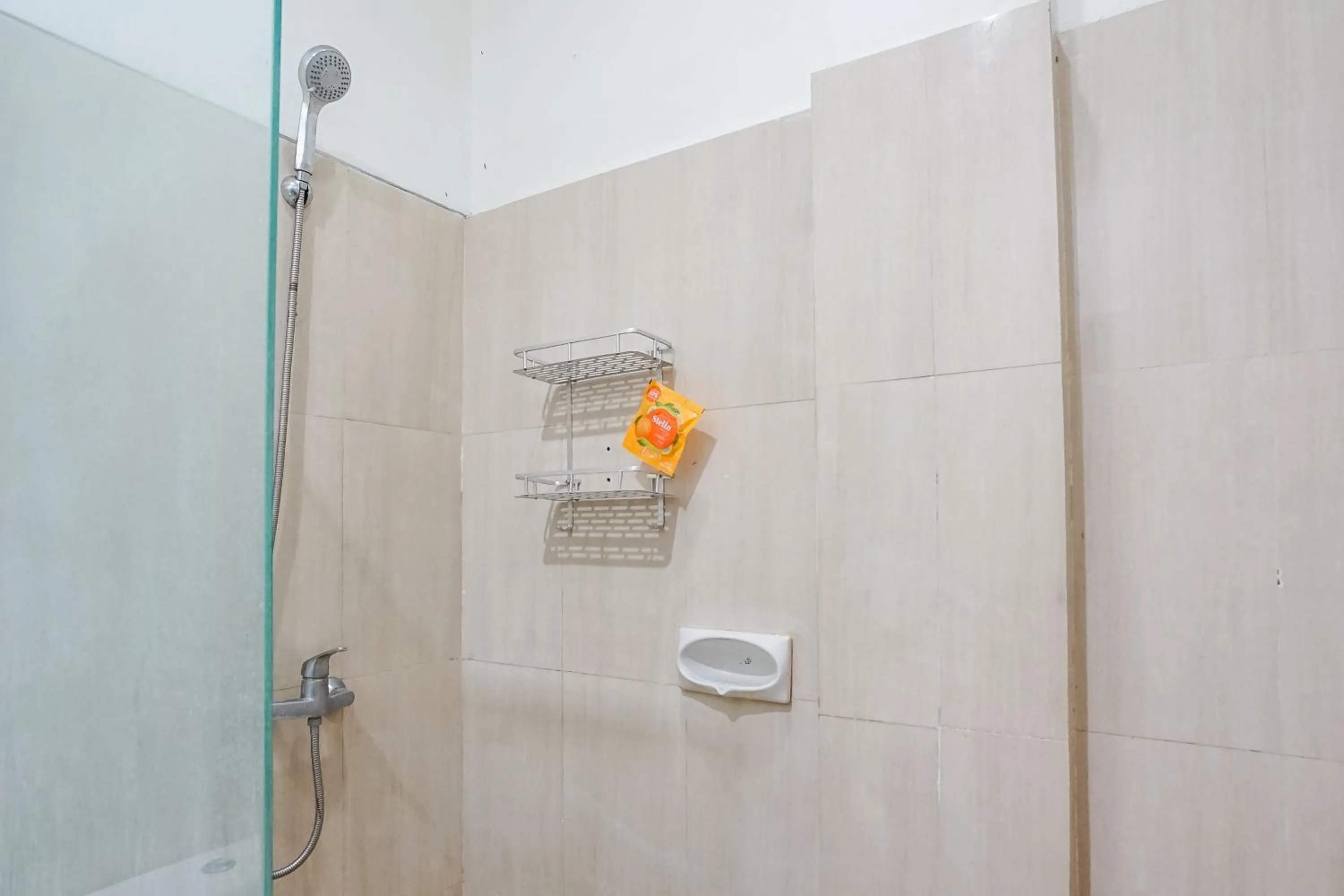 Shower in Prima Inn