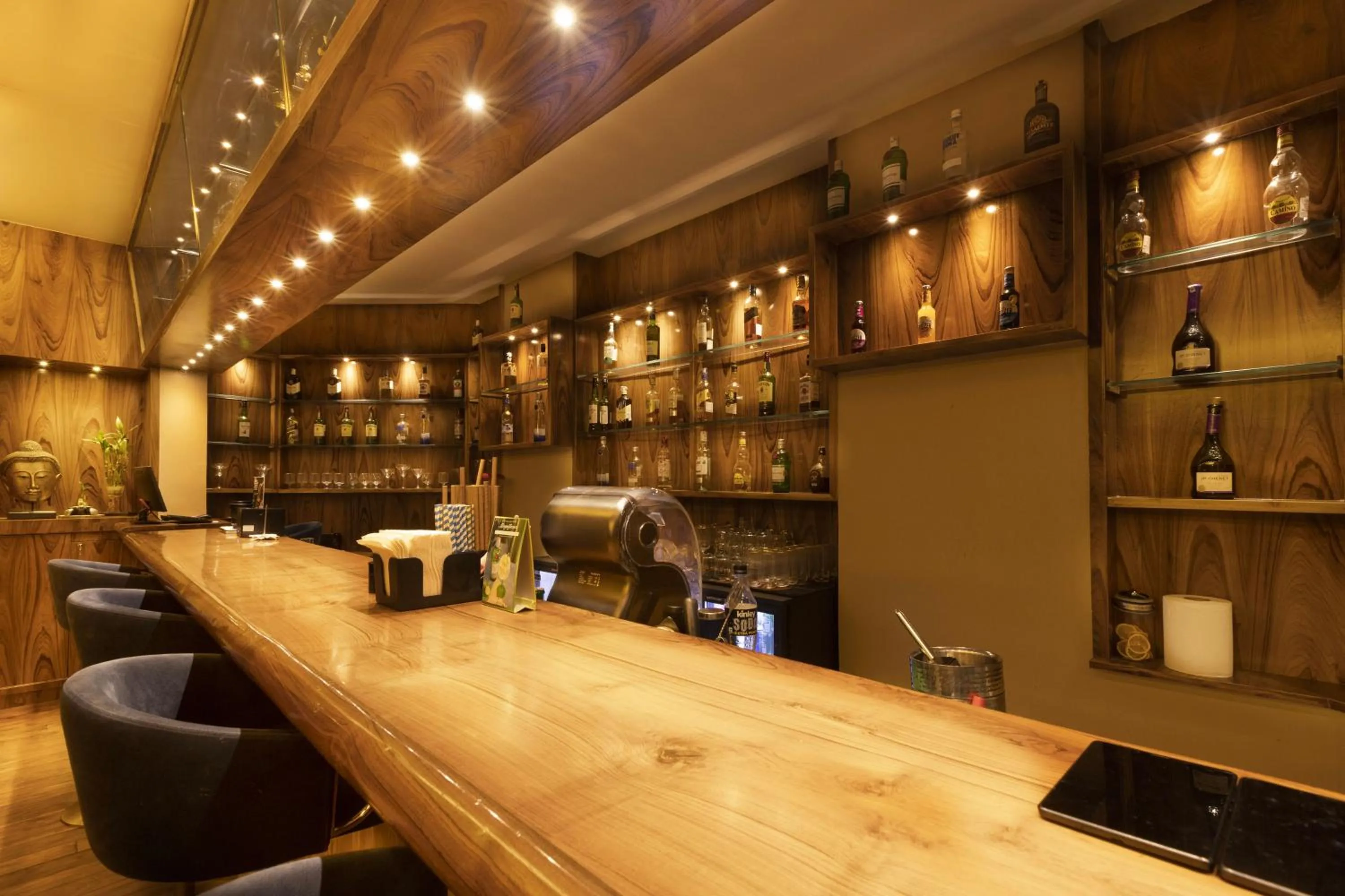 Restaurant/places to eat in Hotel Kamal Palace