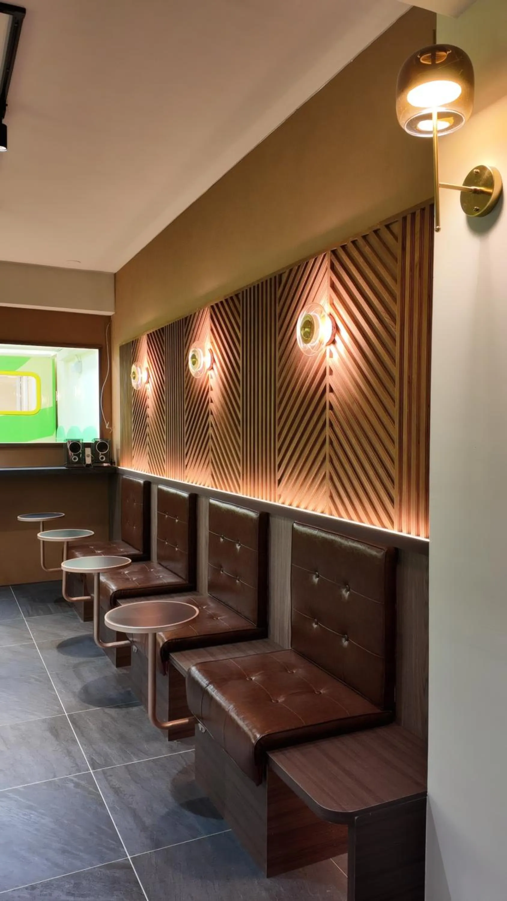 Children play ground in 貓頭鷹城堡-停車方便