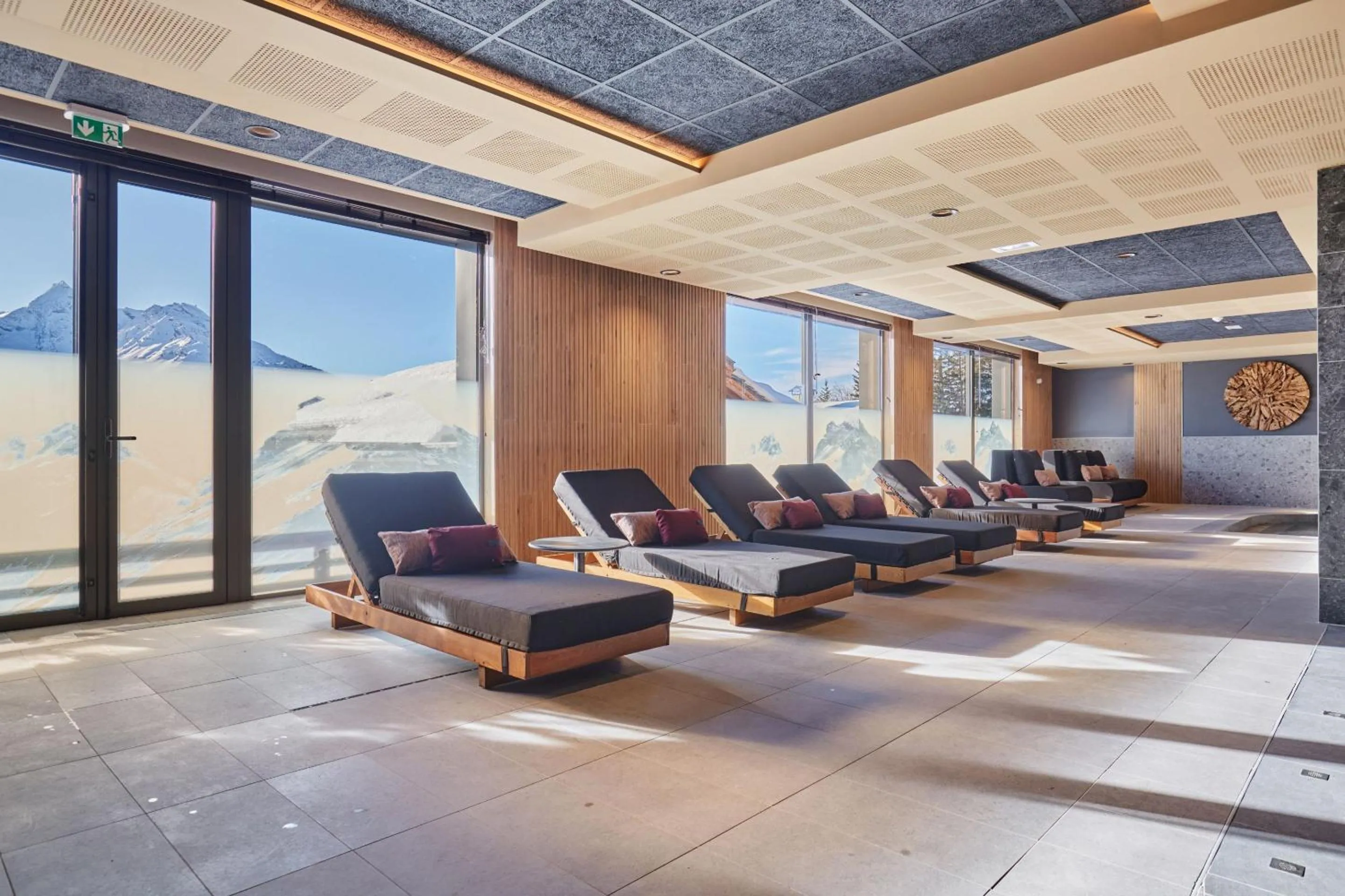 Solarium in Hotel L'Ecrin Blanc by Odalys