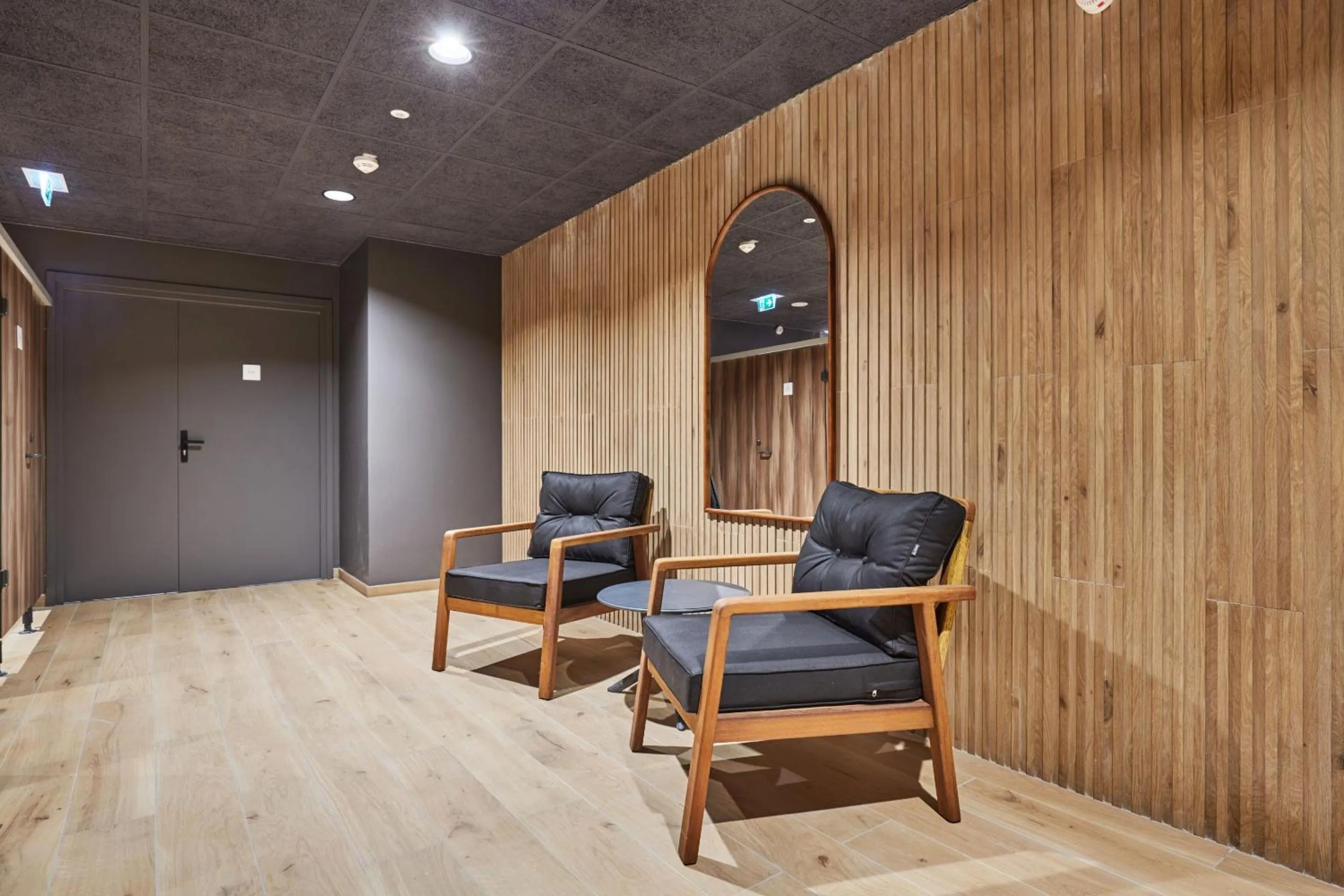 Seating area in Hotel L'Ecrin Blanc by Odalys