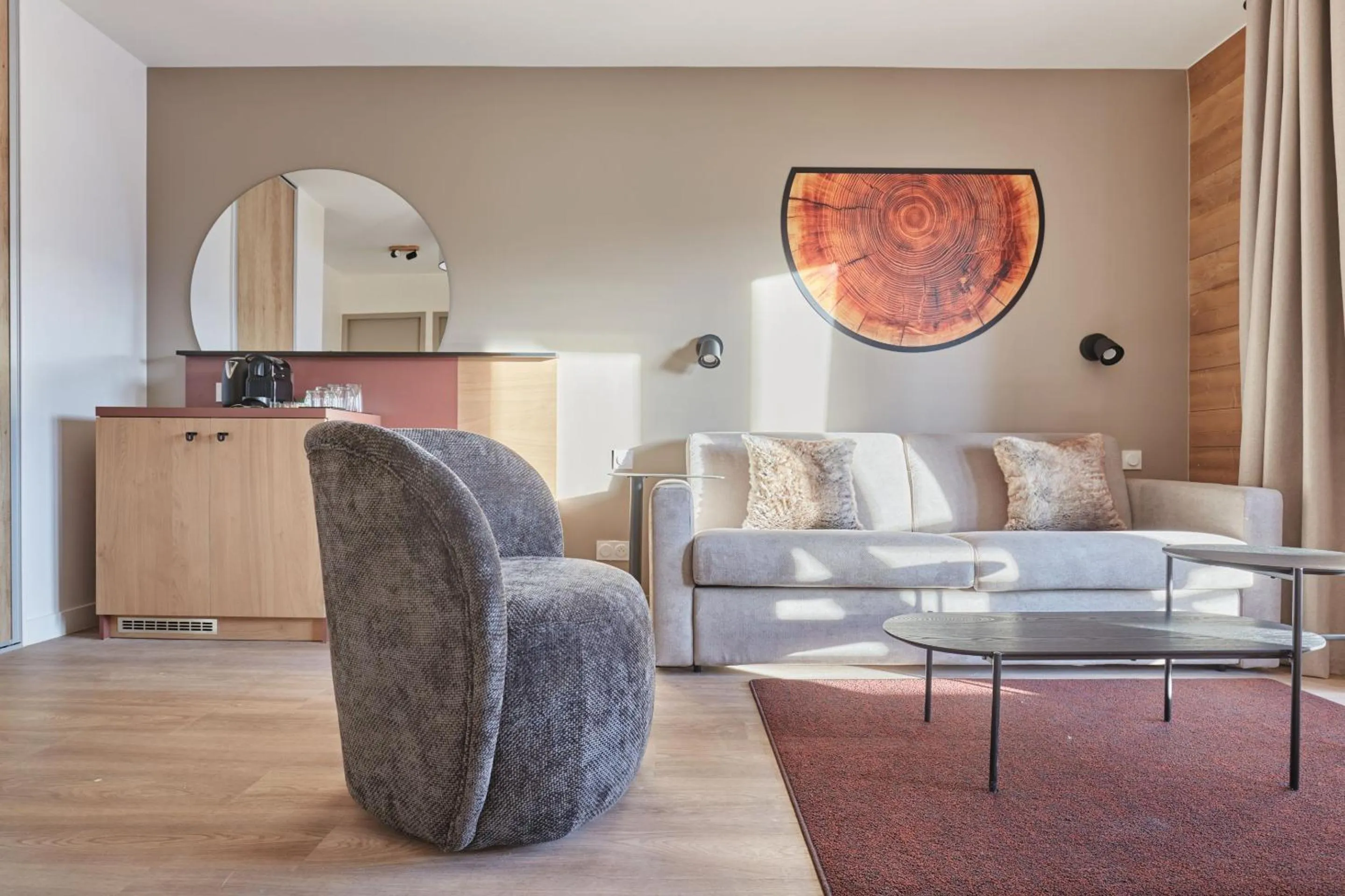 Seating area in Hotel L'Ecrin Blanc by Odalys