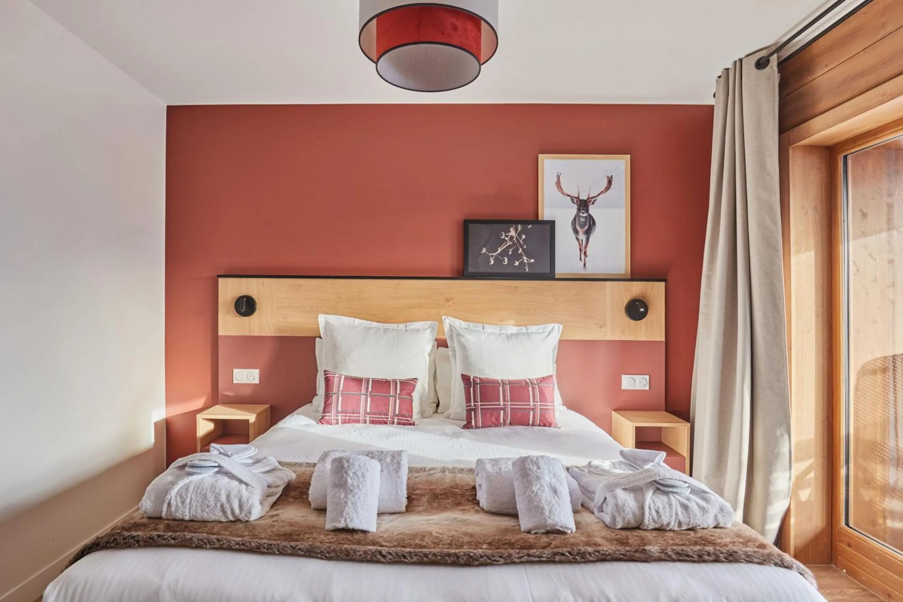 Bedroom, Bed in Hotel L'Ecrin Blanc by Odalys