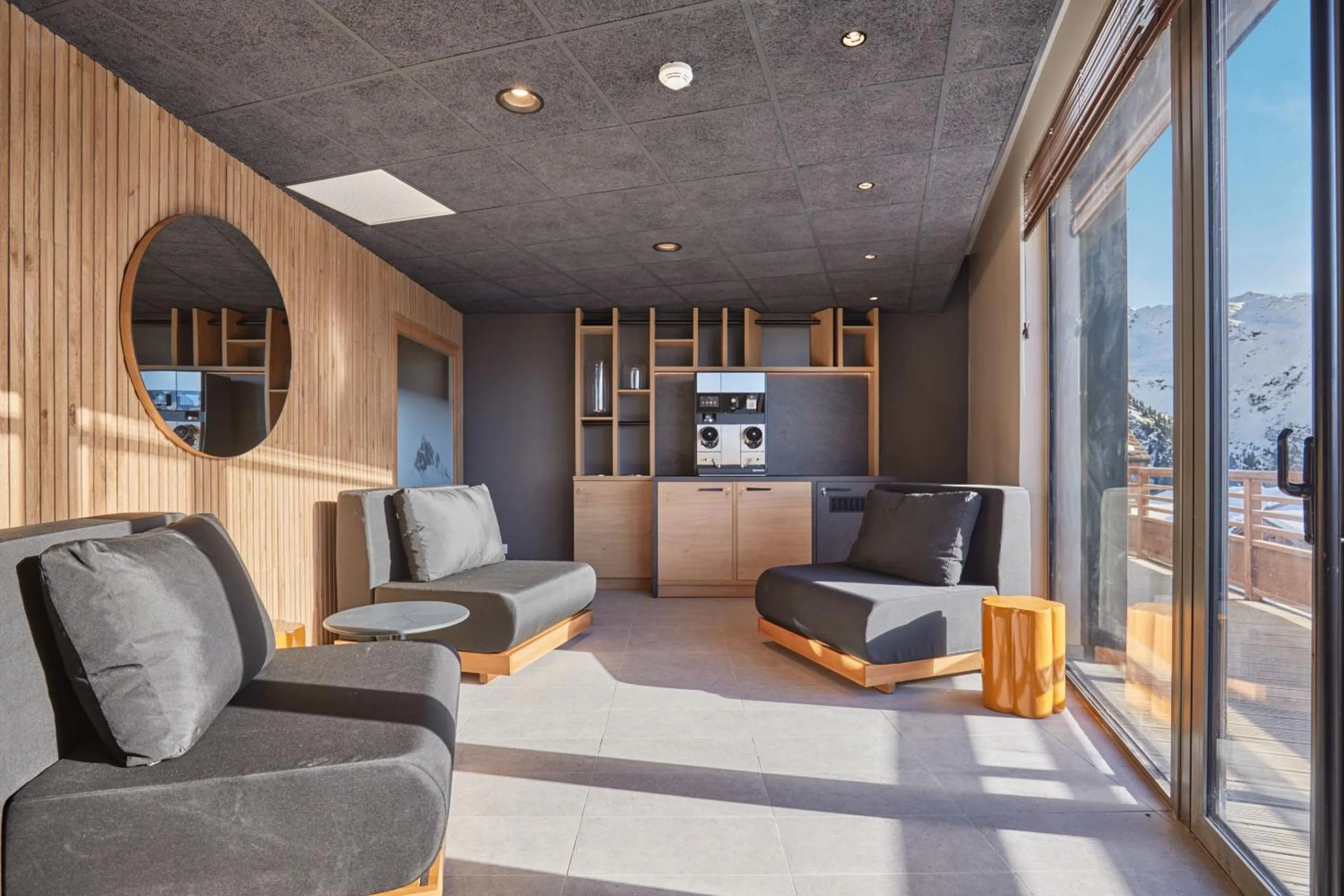 Living room in Hotel L'Ecrin Blanc by Odalys