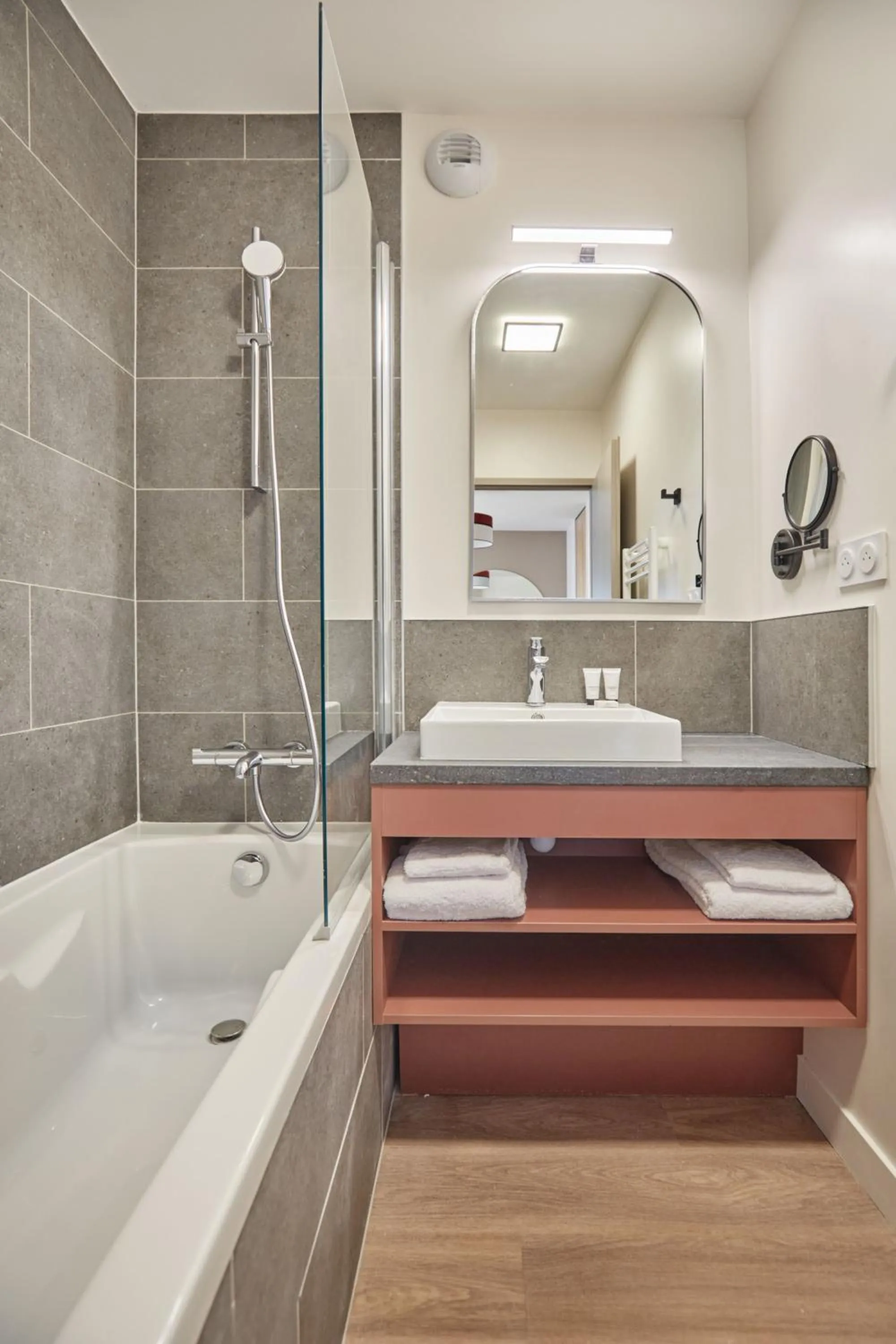 Bathroom in Hotel L'Ecrin Blanc by Odalys