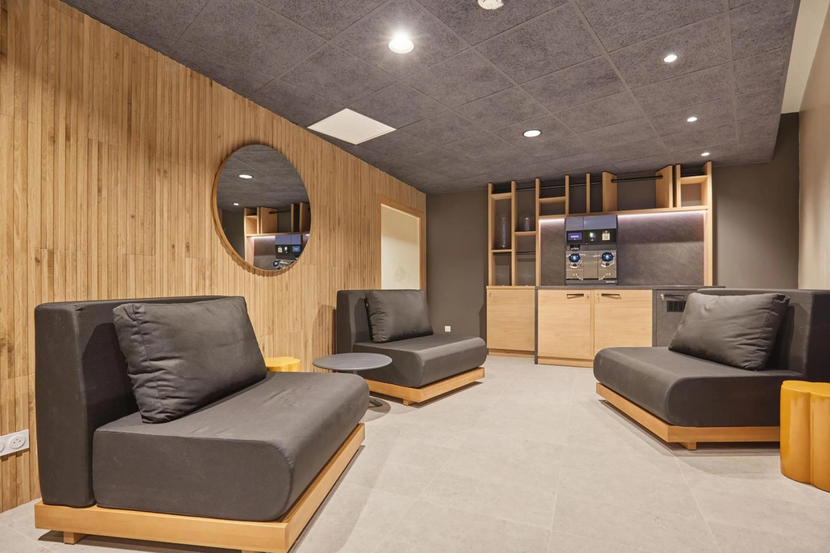 Living room in Hotel L'Ecrin Blanc by Odalys