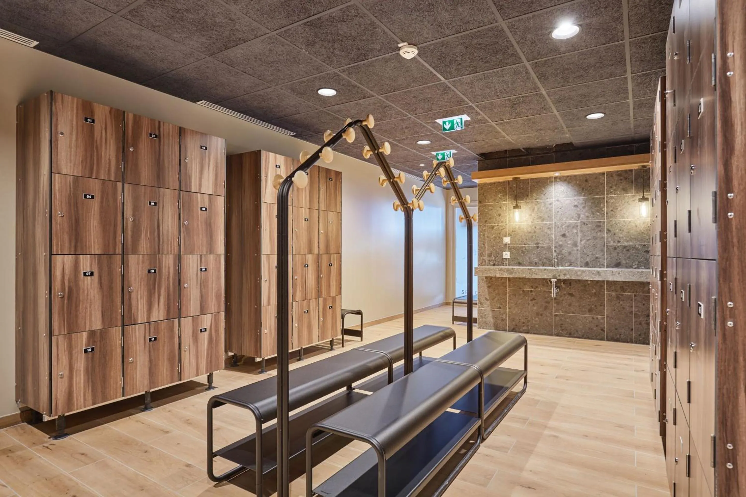 wardrobe in Hotel L'Ecrin Blanc by Odalys