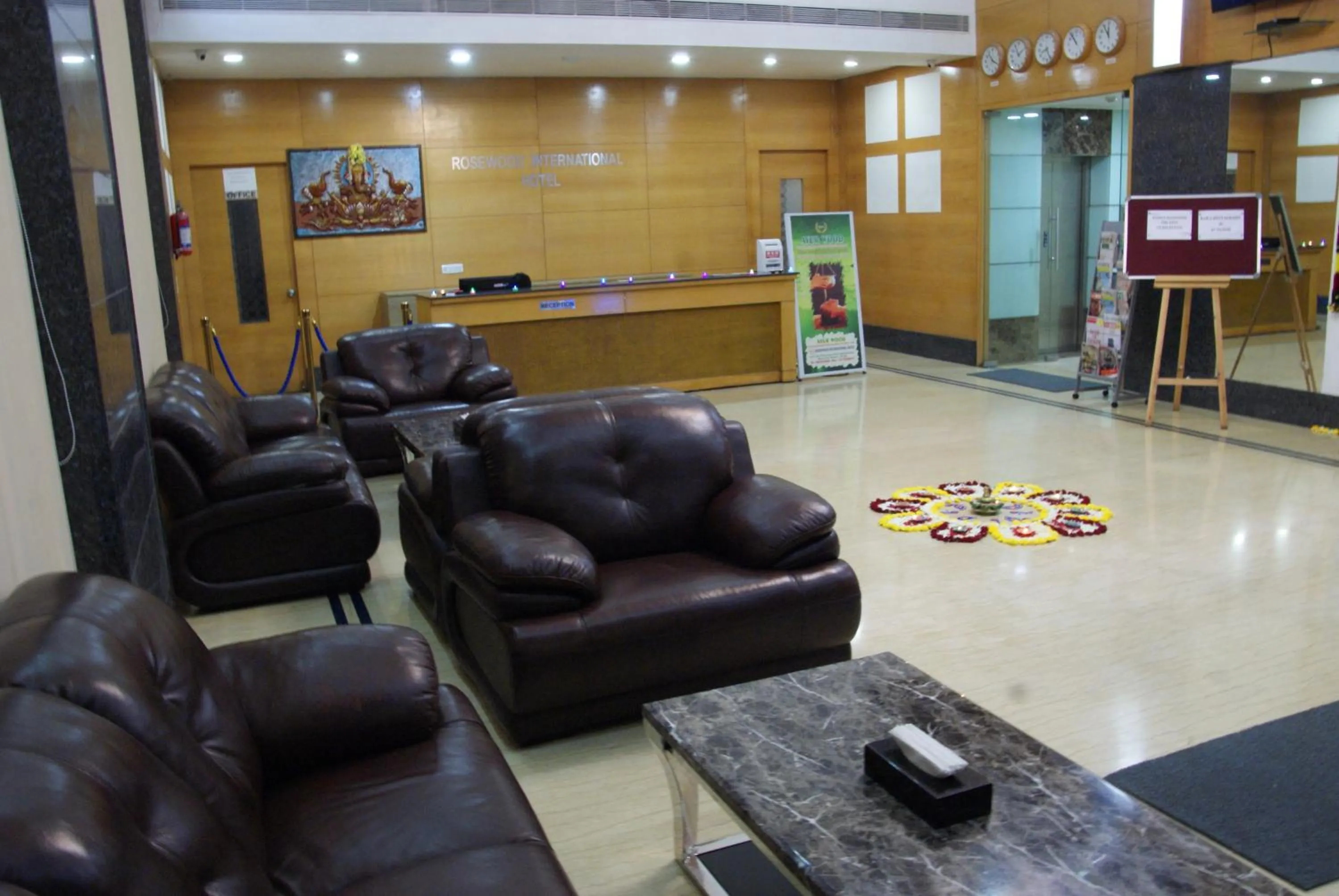 Lobby or reception in Rosewood International Hotel