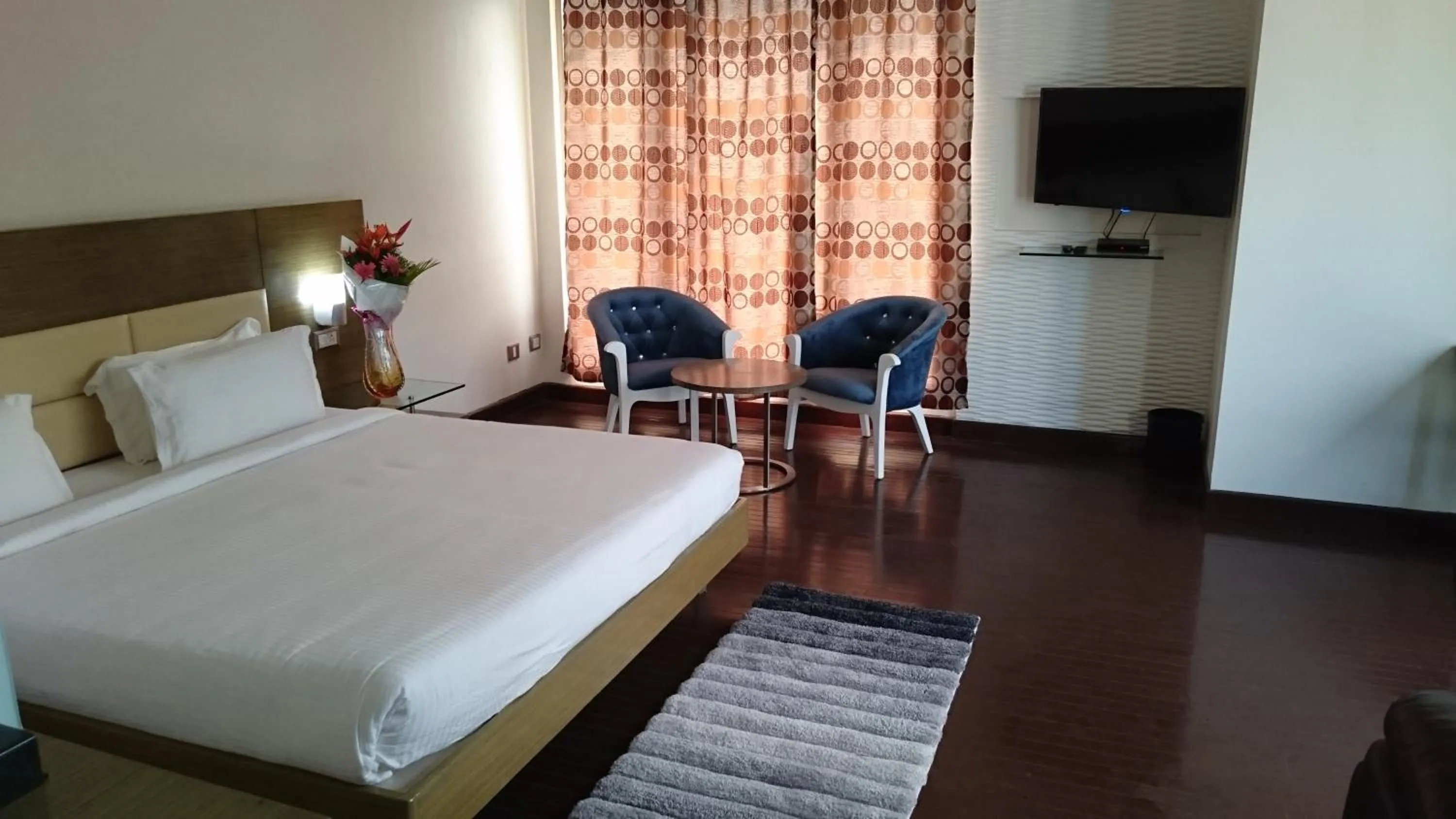 TV and multimedia, Bed in Rosewood International Hotel