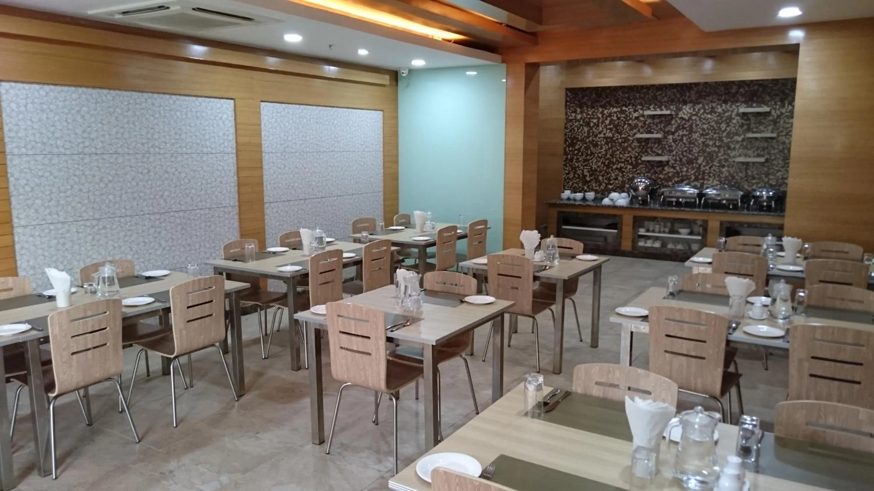 Breakfast in Rosewood International Hotel