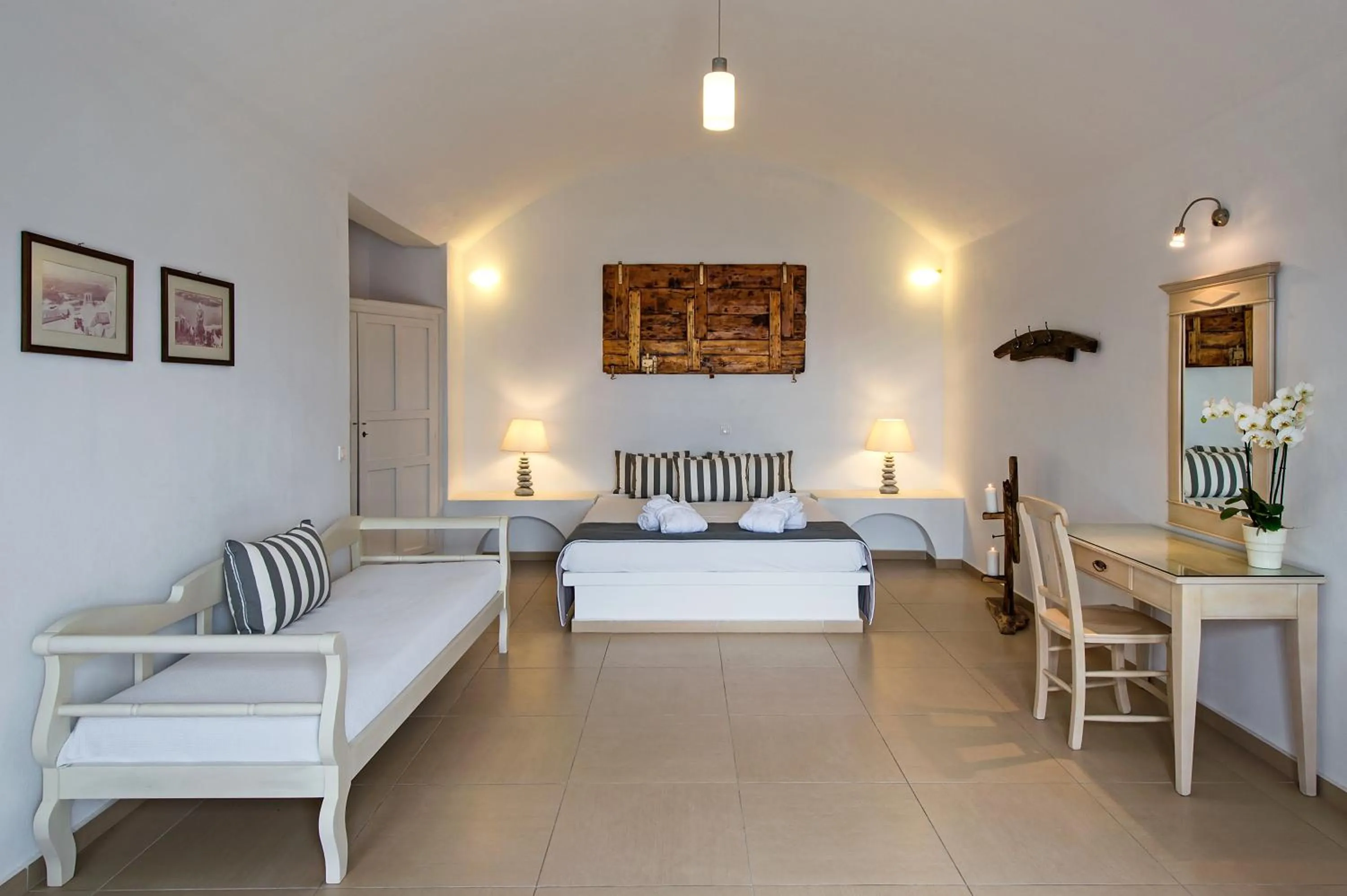 Bedroom, Bed in Apanemo Hotel & Suites