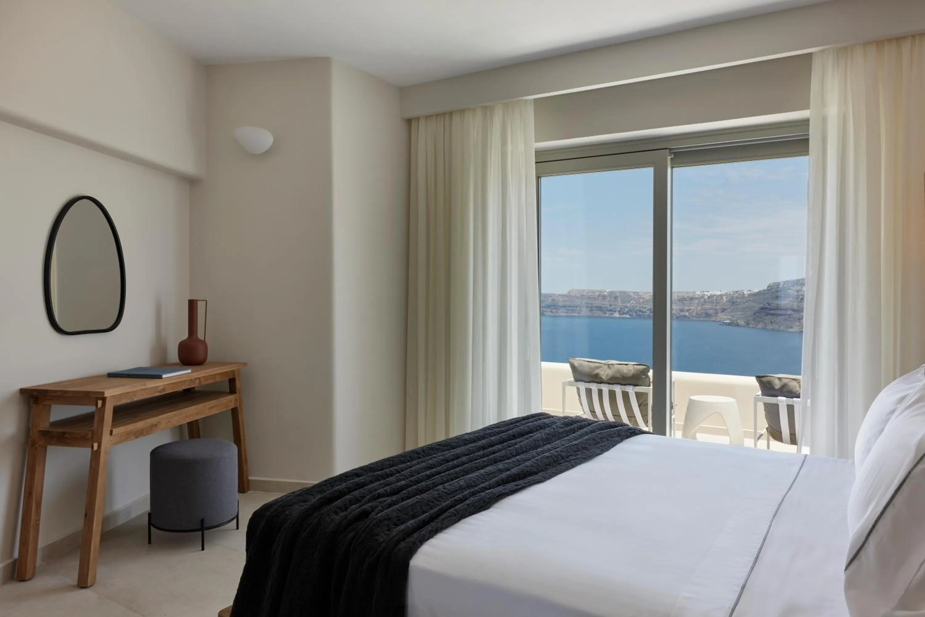 Bedroom, Bed in Apanemo Hotel & Suites