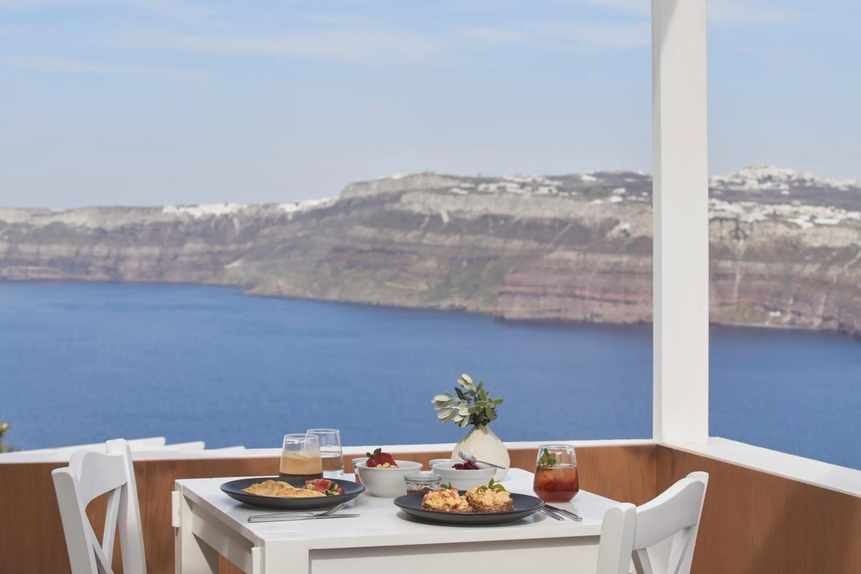 Breakfast in Apanemo Hotel & Suites