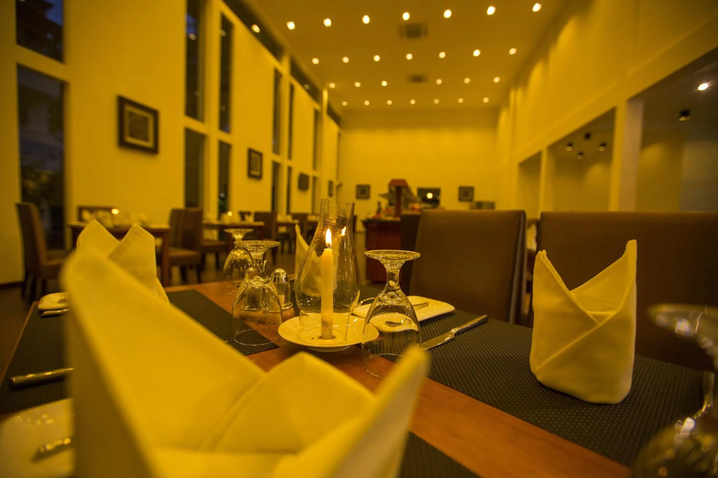 Restaurant/places to eat in Grand Tamarind Lake