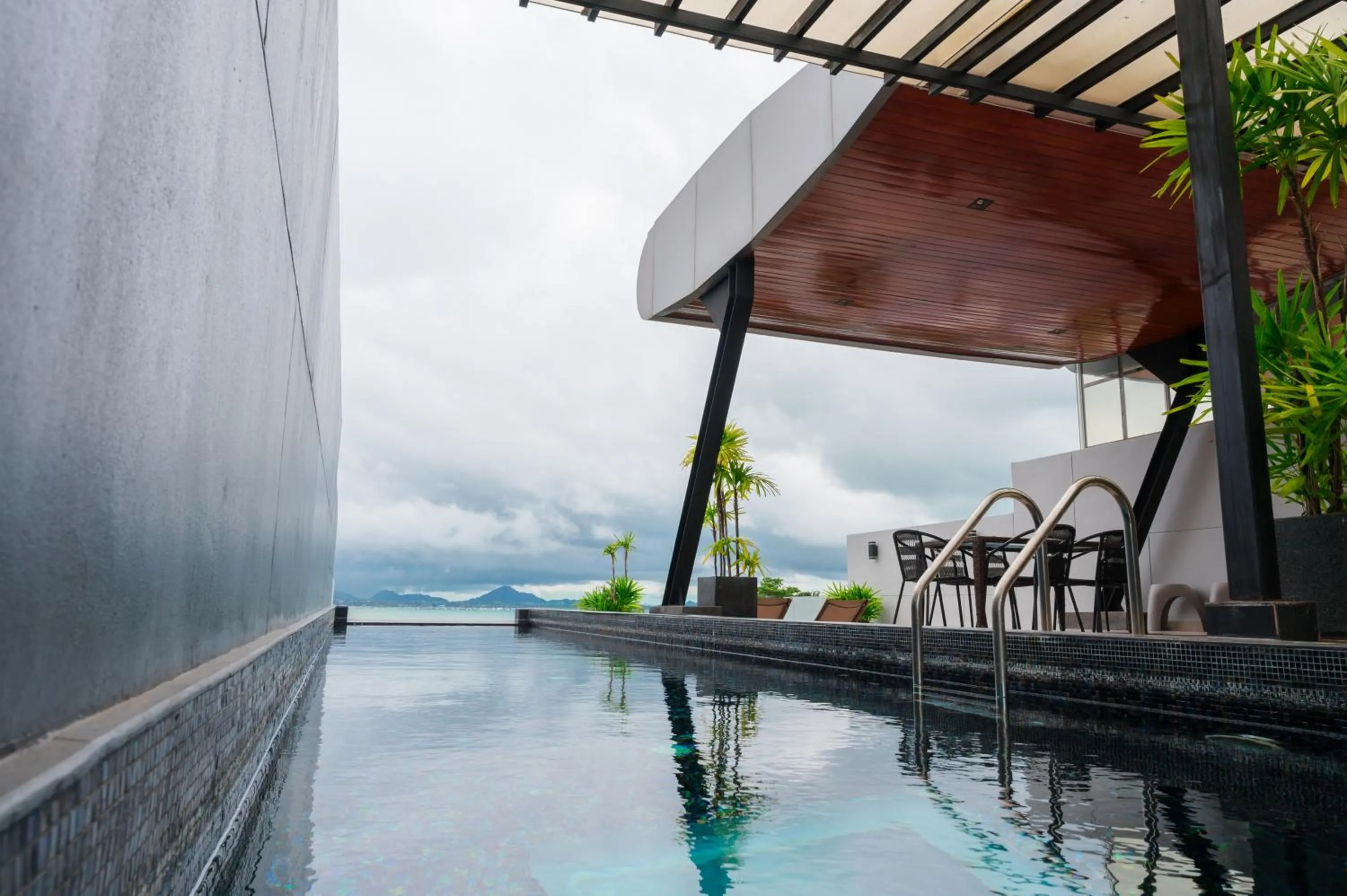 Swimming pool in AQUA Villa Rawai