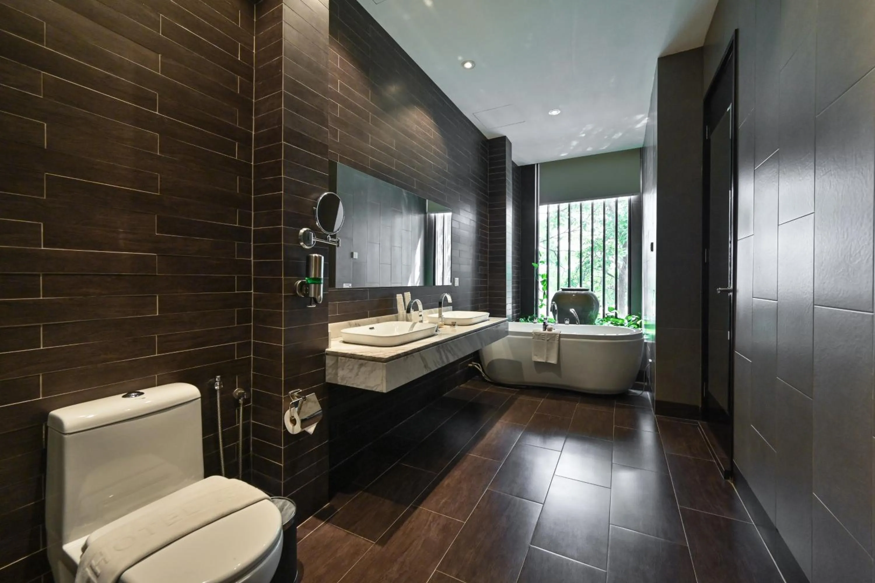 Bathroom in 1825 Gallery Hotel