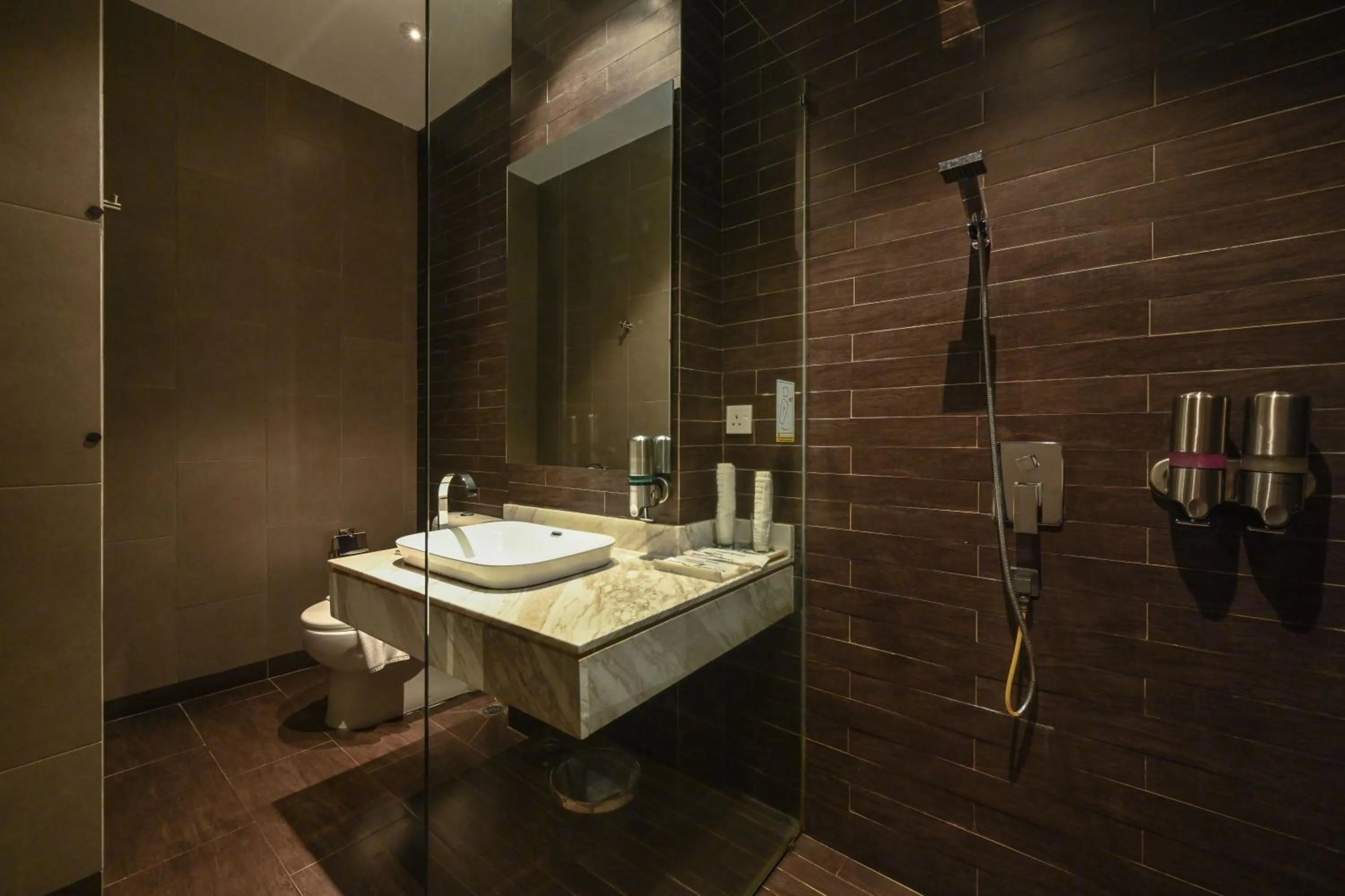 Bathroom in 1825 Gallery Hotel