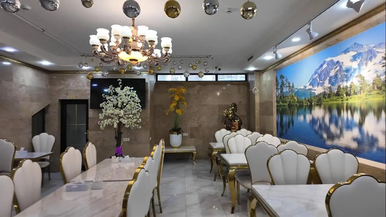 Restaurant/places to eat in Emmanuel Hotel Yerevan