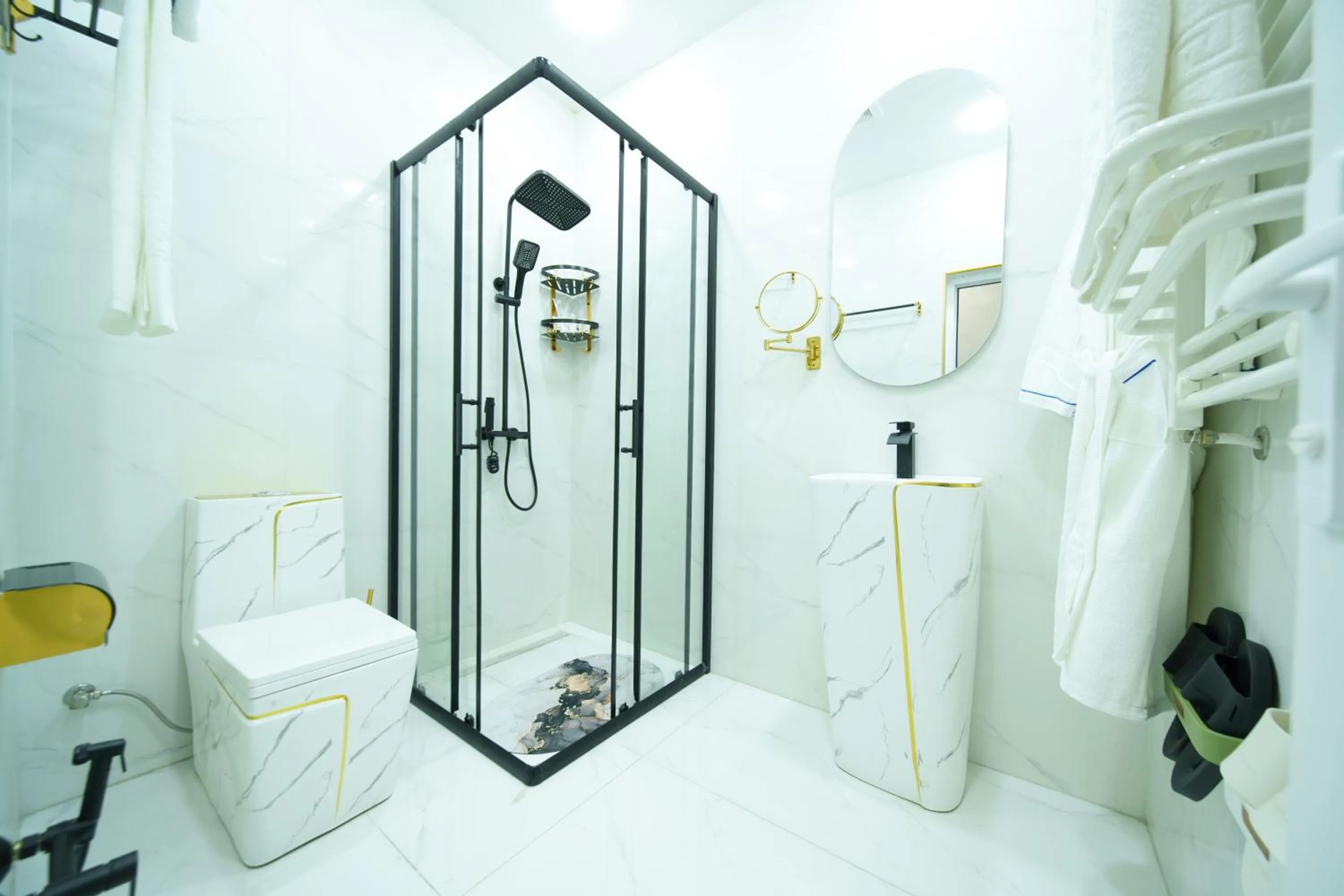 Shower in Emmanuel Hotel Yerevan