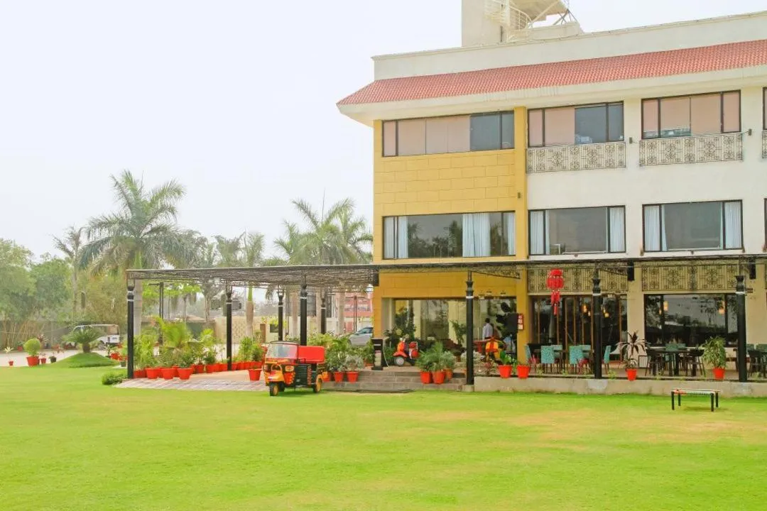 Property building in Shamrock Greens by Jardin Hotels