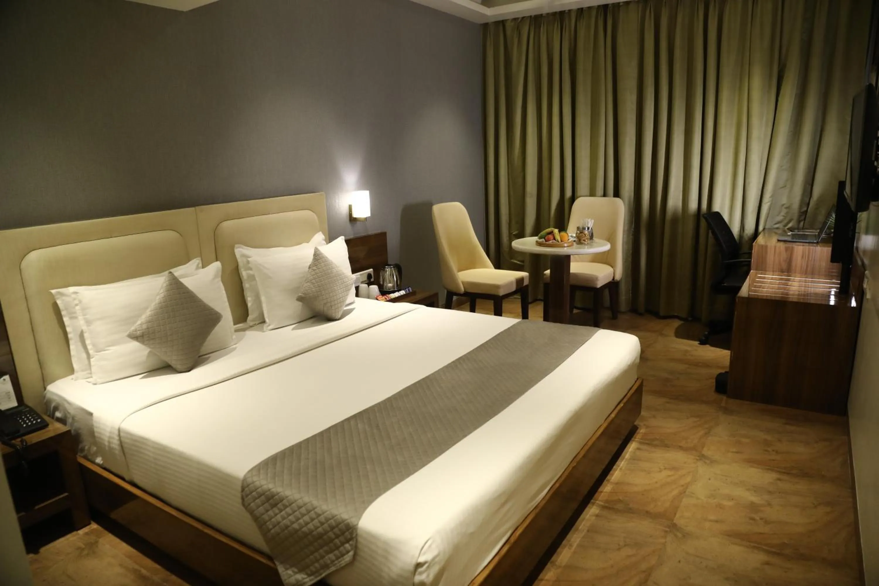 Photo of the whole room, Bed in Shamrock Greens by Jardin Hotels