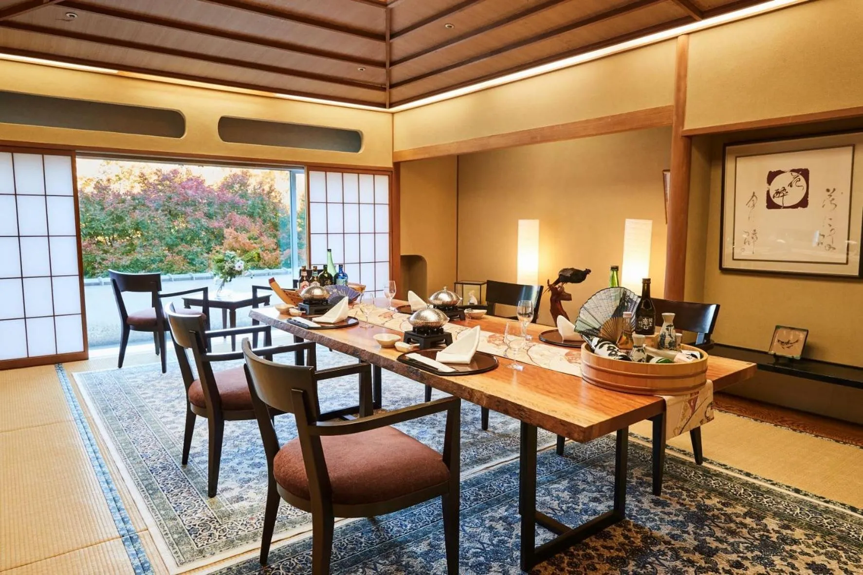 Restaurant/places to eat in Hotel Crystal Palace