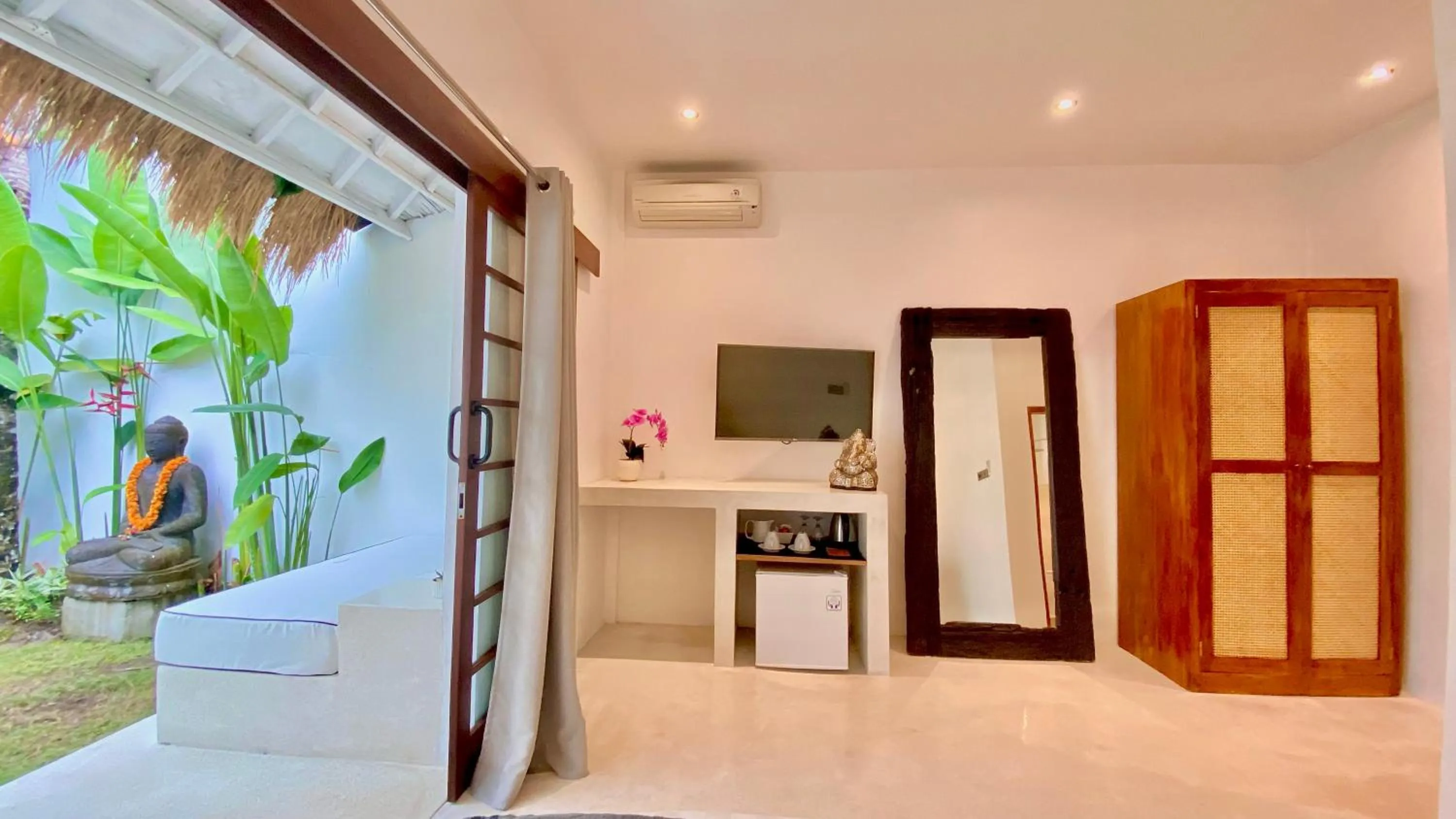 Bedroom in The Apartments Umalas