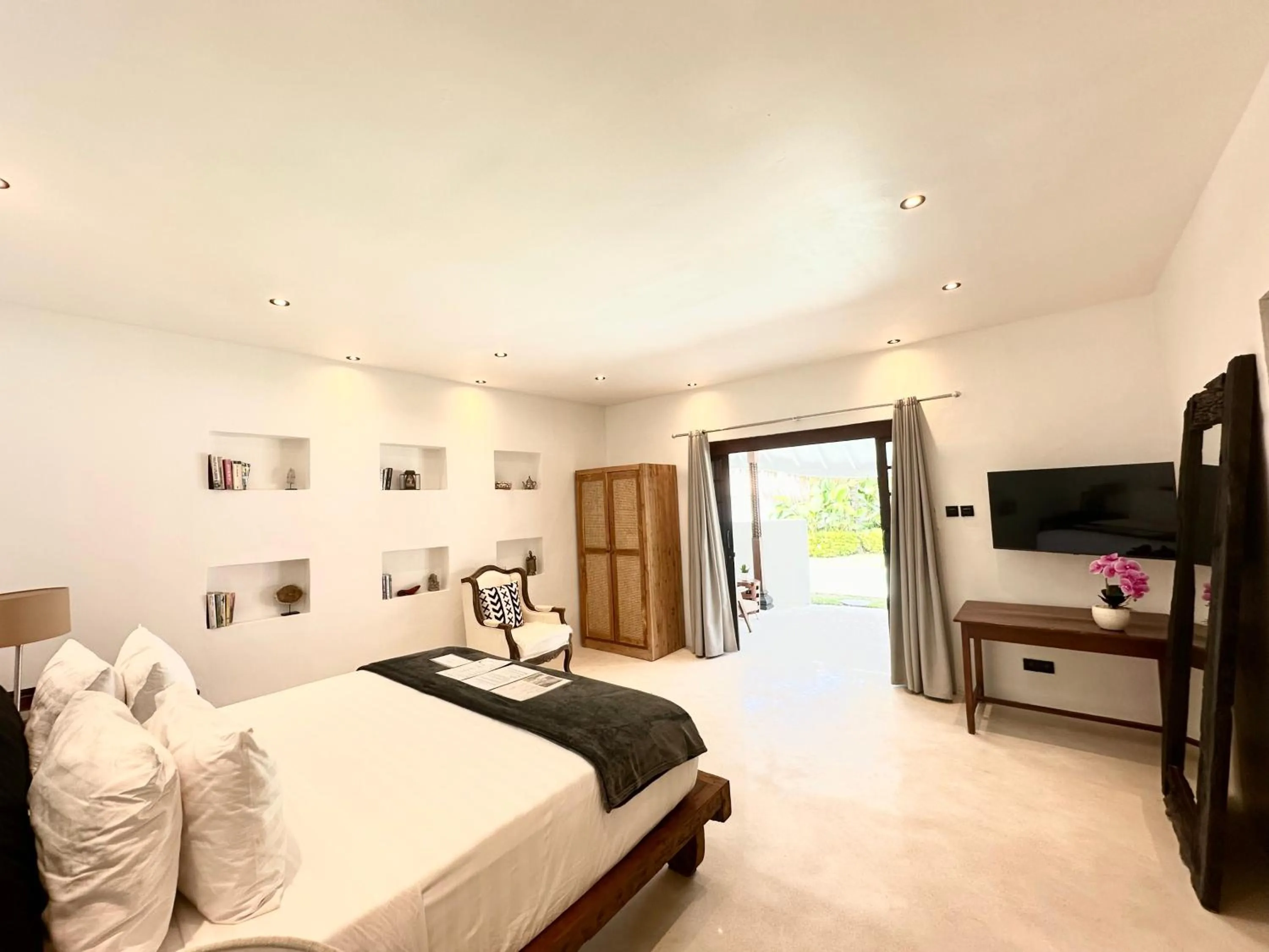 Bedroom, Bed in The Apartments Umalas