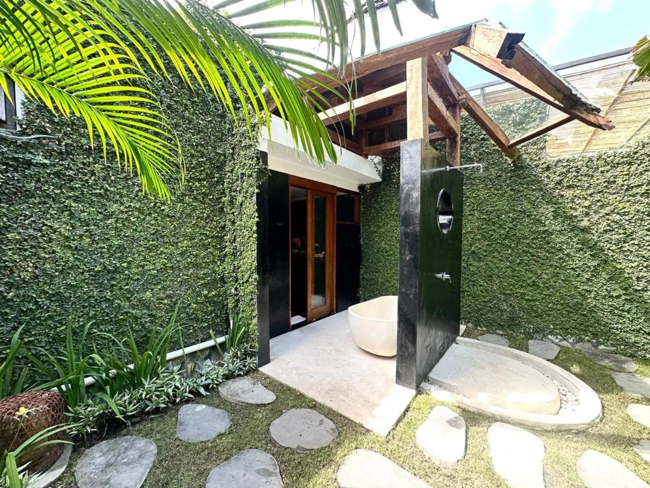 Bath in The Apartments Umalas