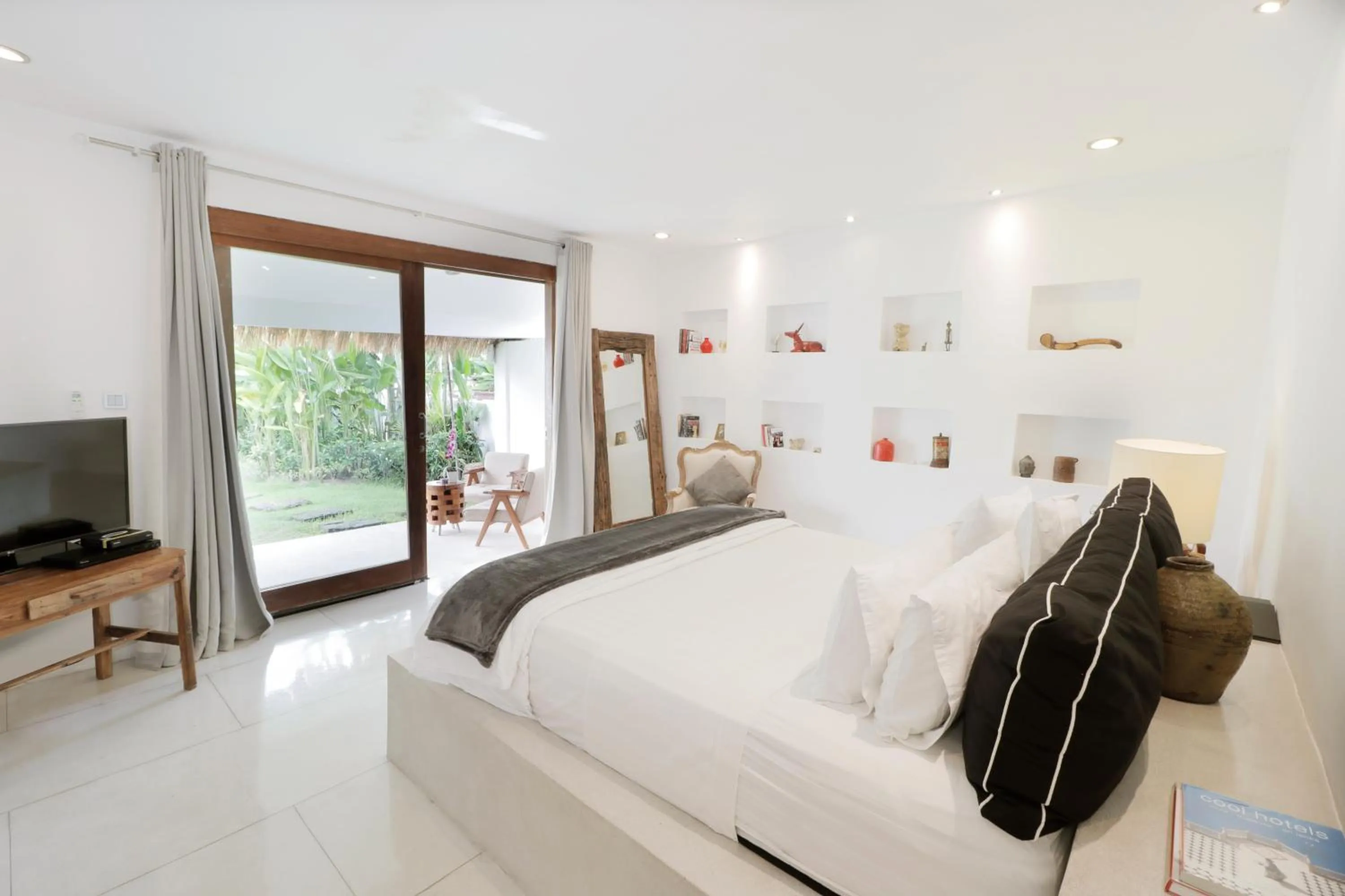 Photo of the whole room, Bed in The Apartments Umalas