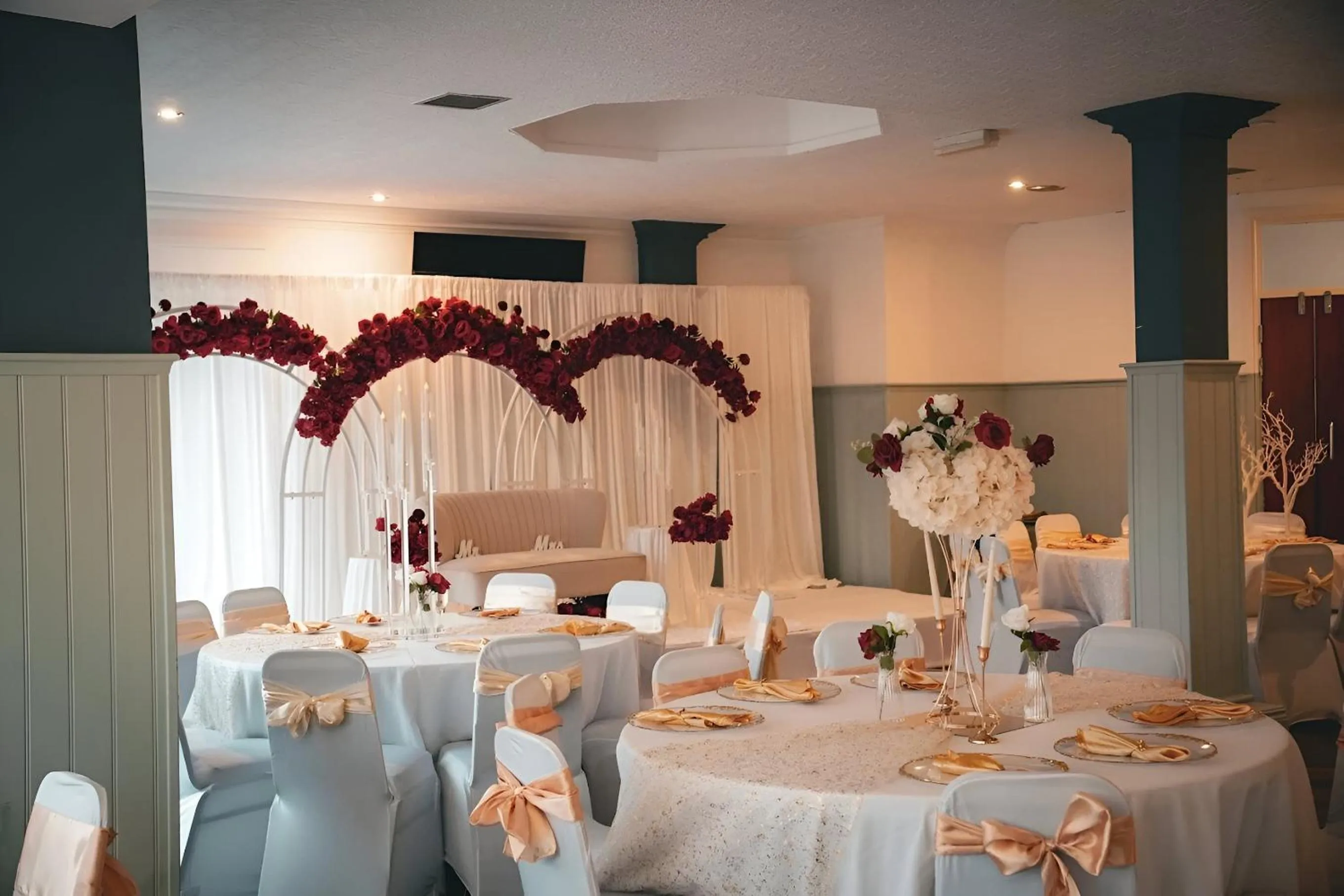 Dining area in Rivers hotel