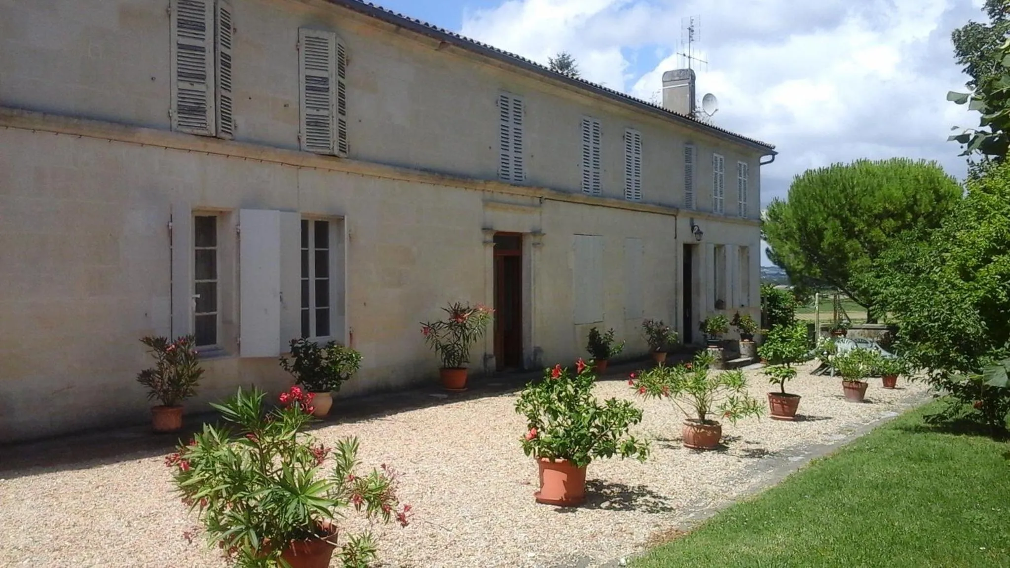 Property building in Le Vieux Noyer