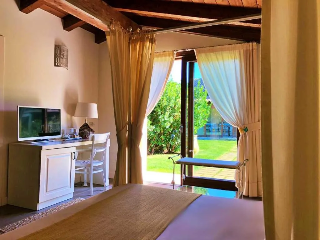 TV and multimedia, Bed in Inghirios Wellness Country Resort