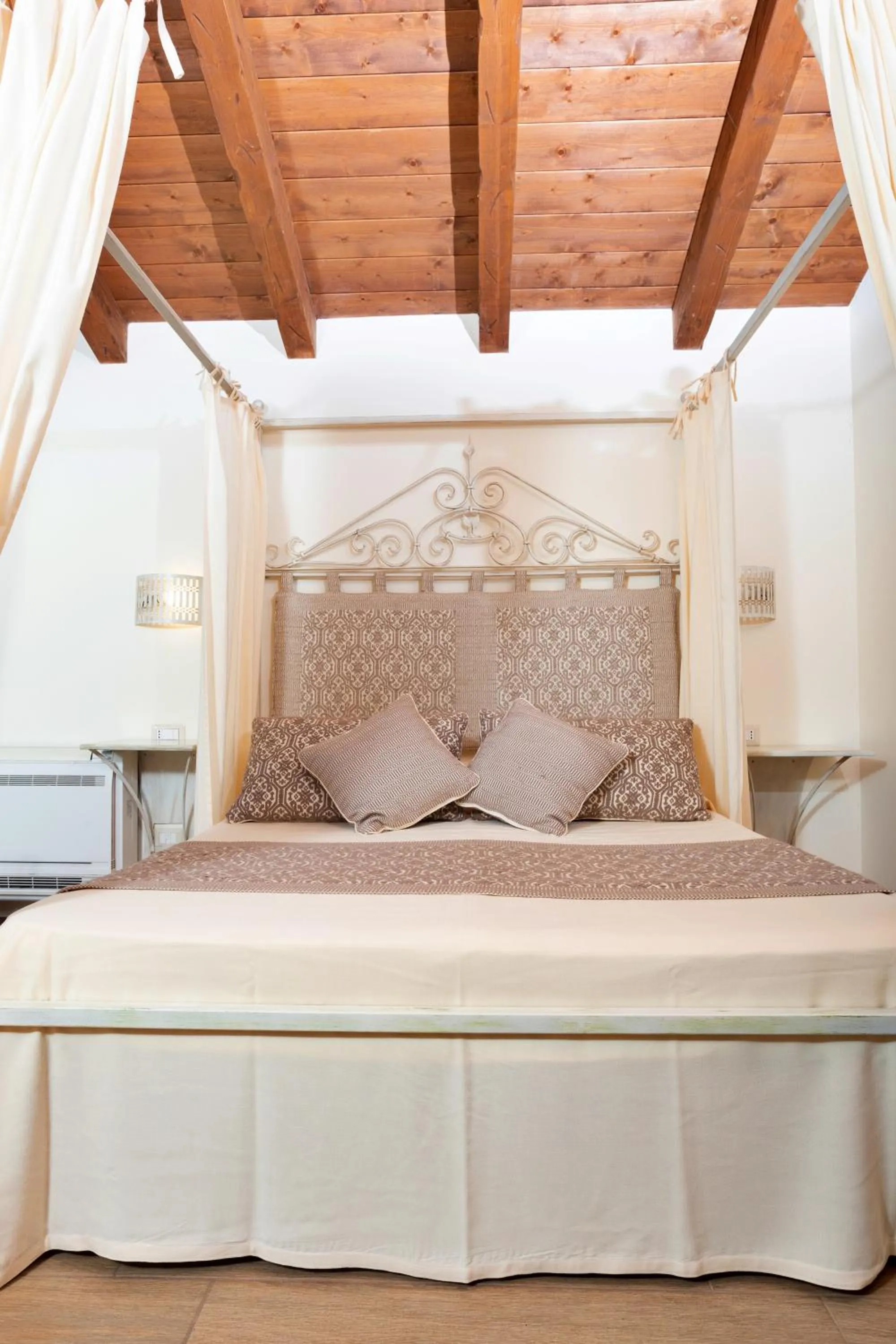 Bedroom, Bed in Inghirios Wellness Country Resort