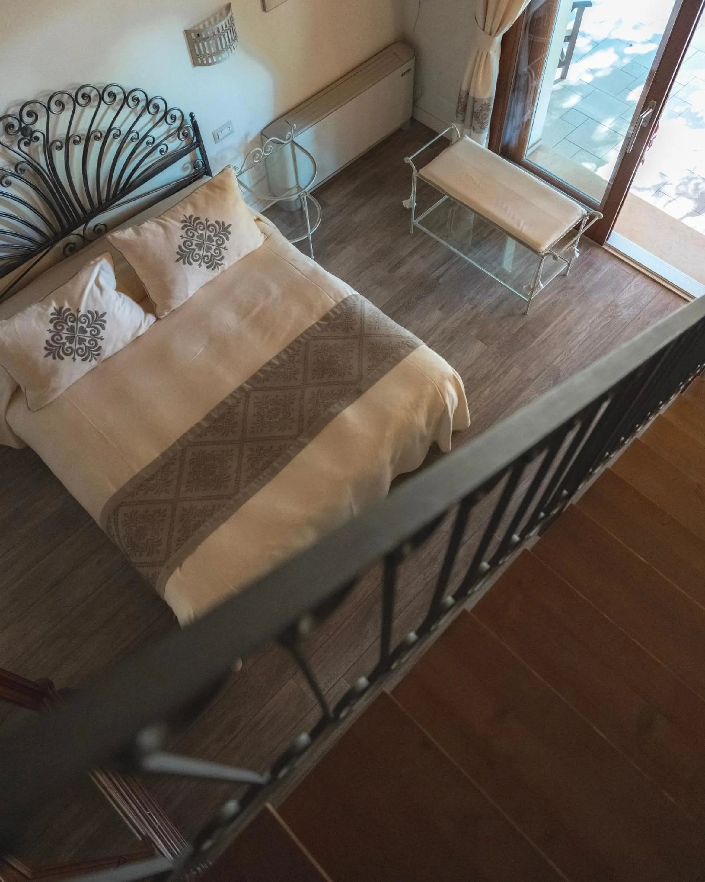 Bed in Inghirios Wellness Country Resort