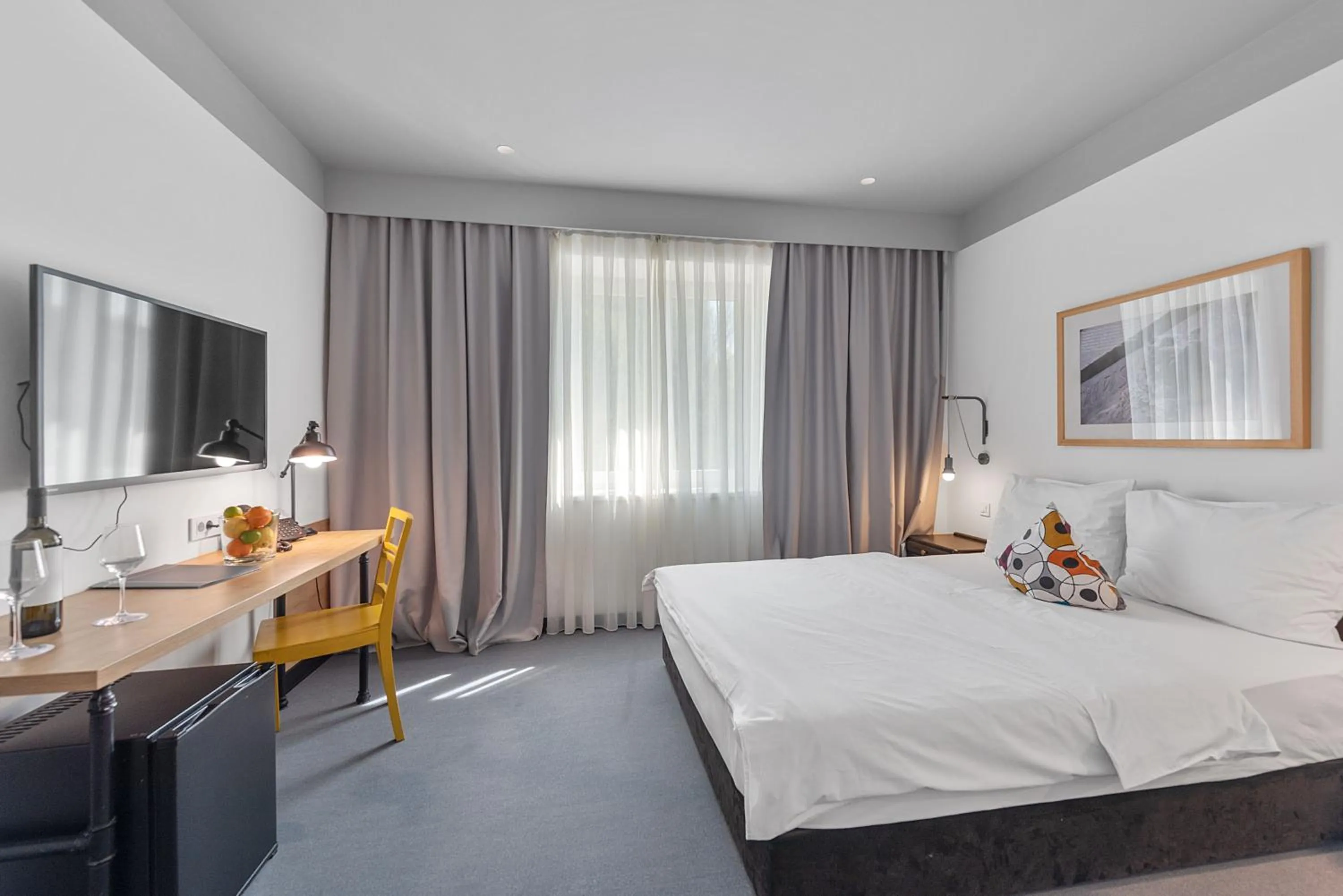 Photo of the whole room, Bed in The Loop Hotel