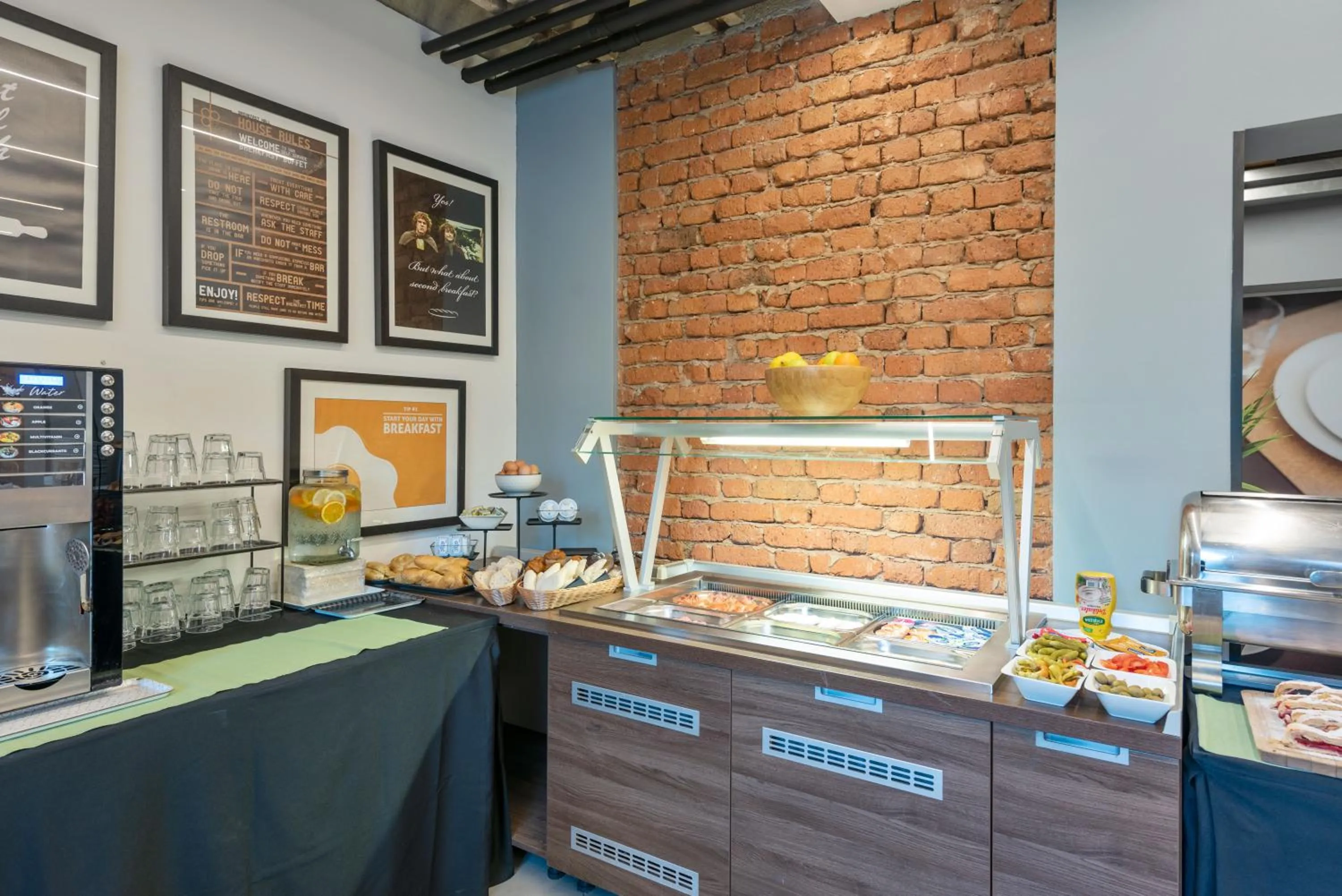 Buffet breakfast in The Loop Hotel