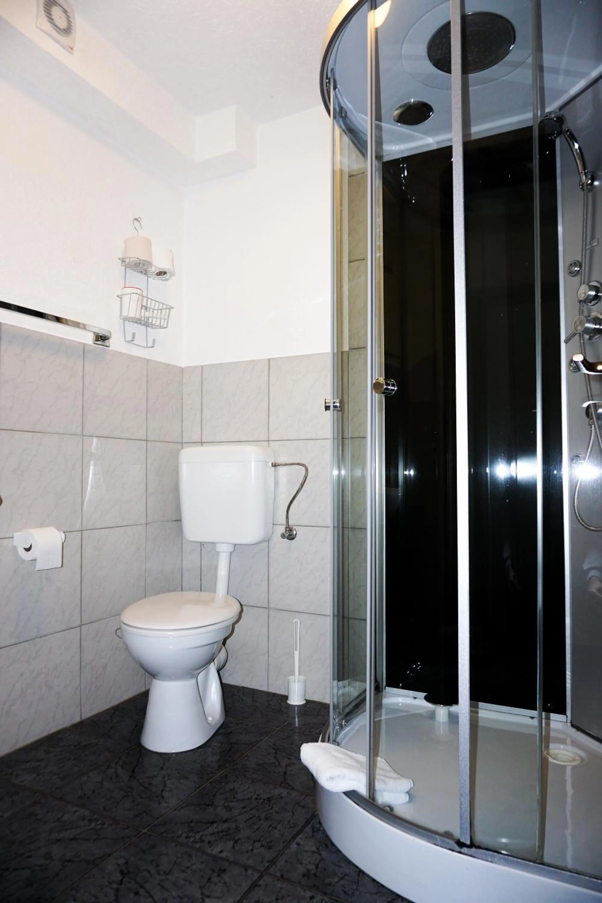 Bathroom in Hotel Kreuz