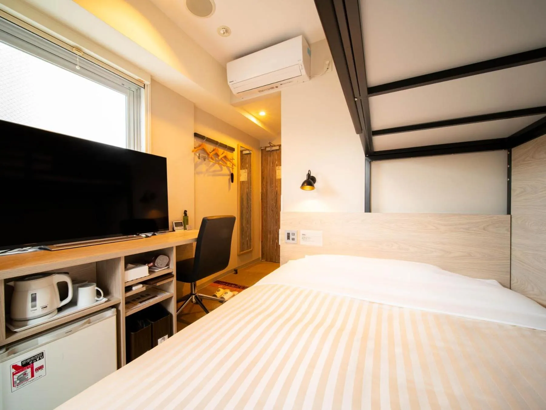 Bed in Super Hotel Shinbashi-Karasumoriguchi