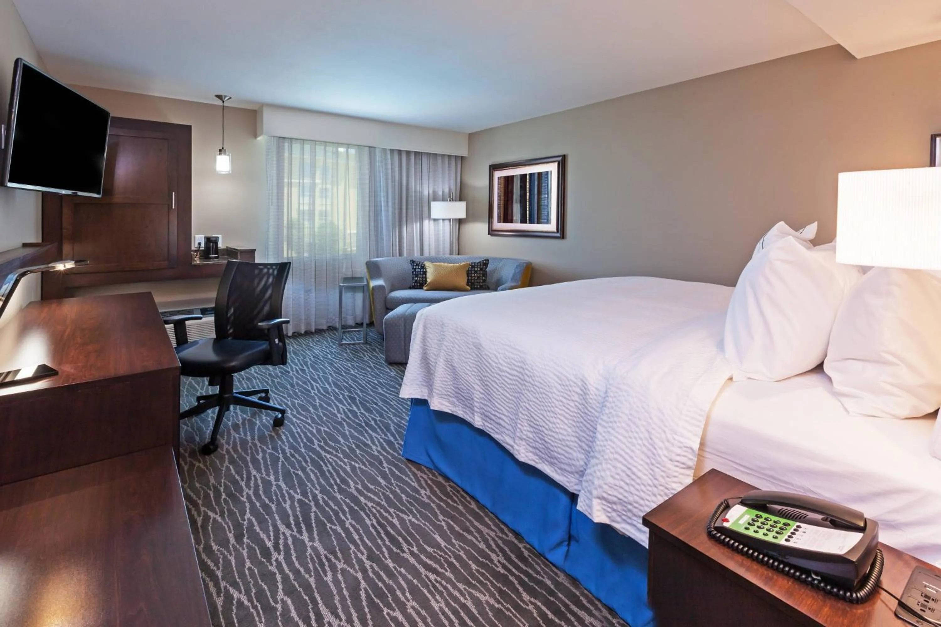 Photo of the whole room, Bed in Courtyard by Marriott Abilene Northeast