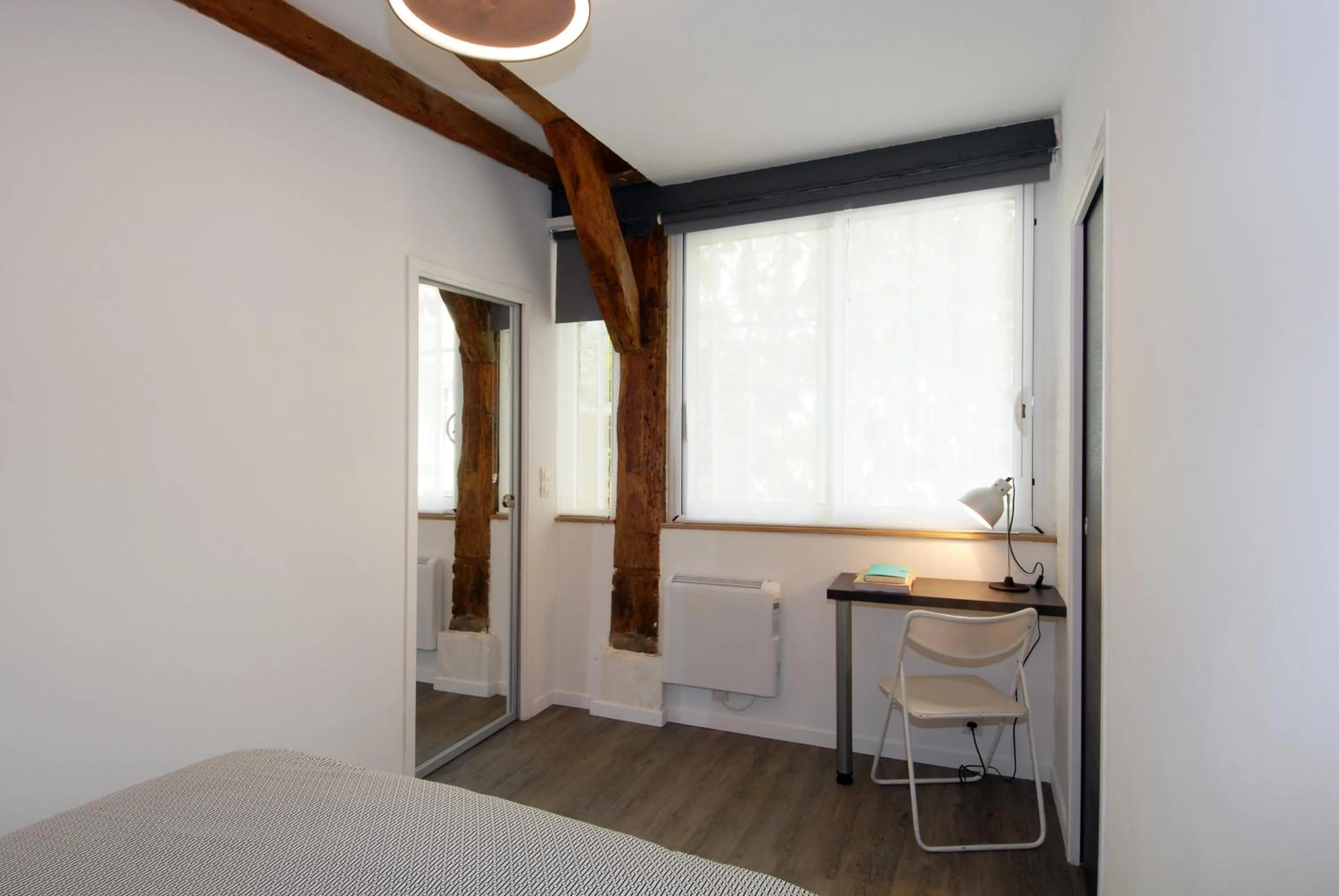 Seating area, Bed in Transparent Marais