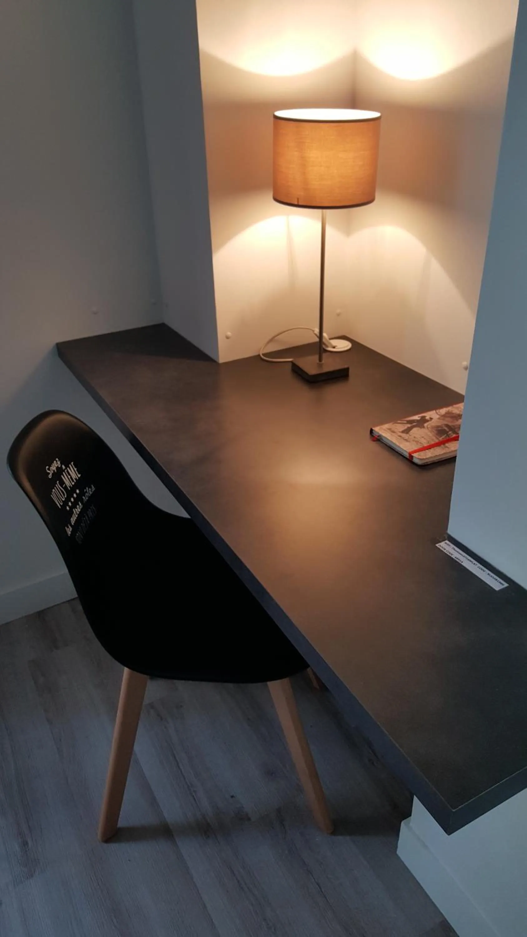 Seating area in Transparent Marais