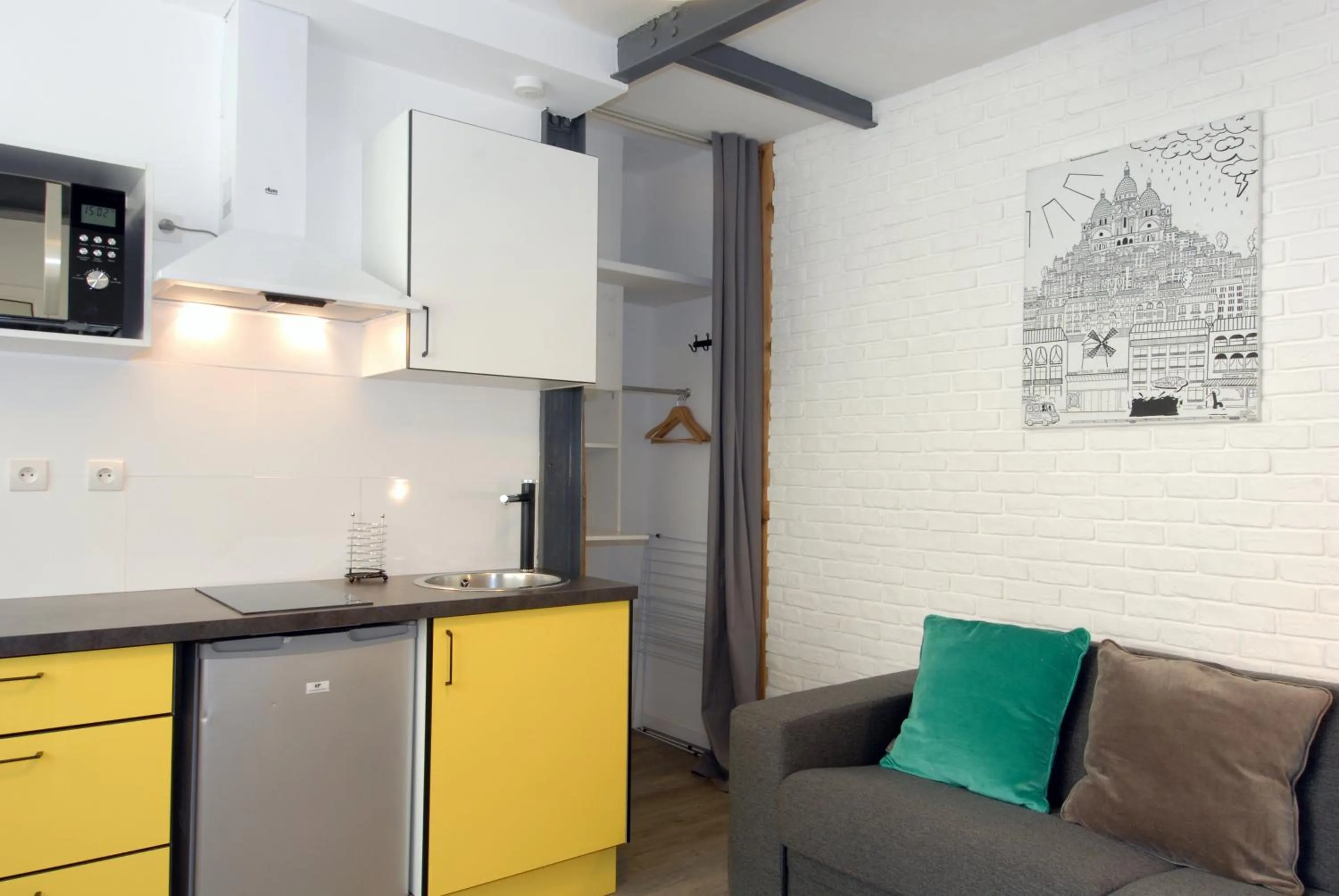 Kitchen or kitchenette in Transparent Marais