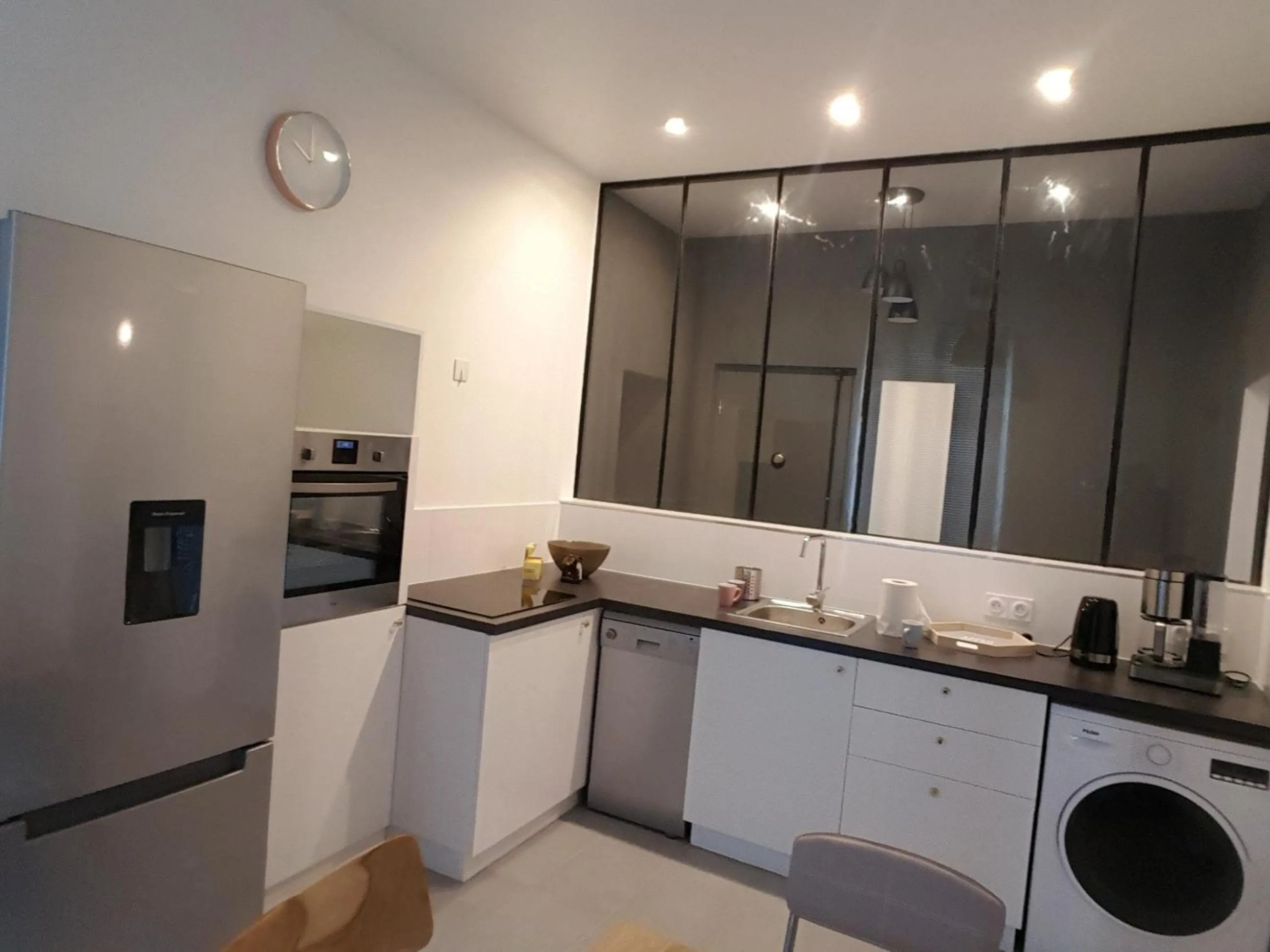 Kitchen or kitchenette in Transparent Marais